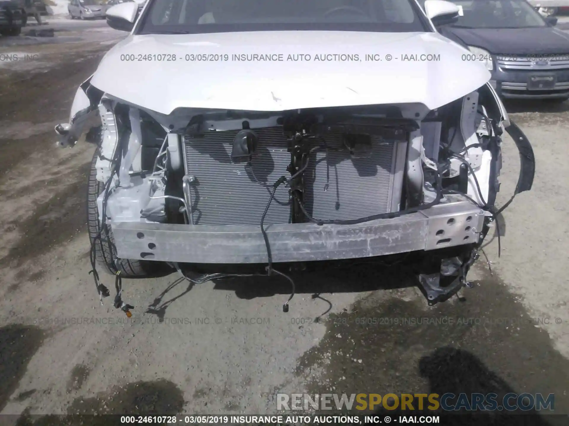 6 Photograph of a damaged car 5TDJZRFH8KS921412 TOYOTA HIGHLANDER 2019