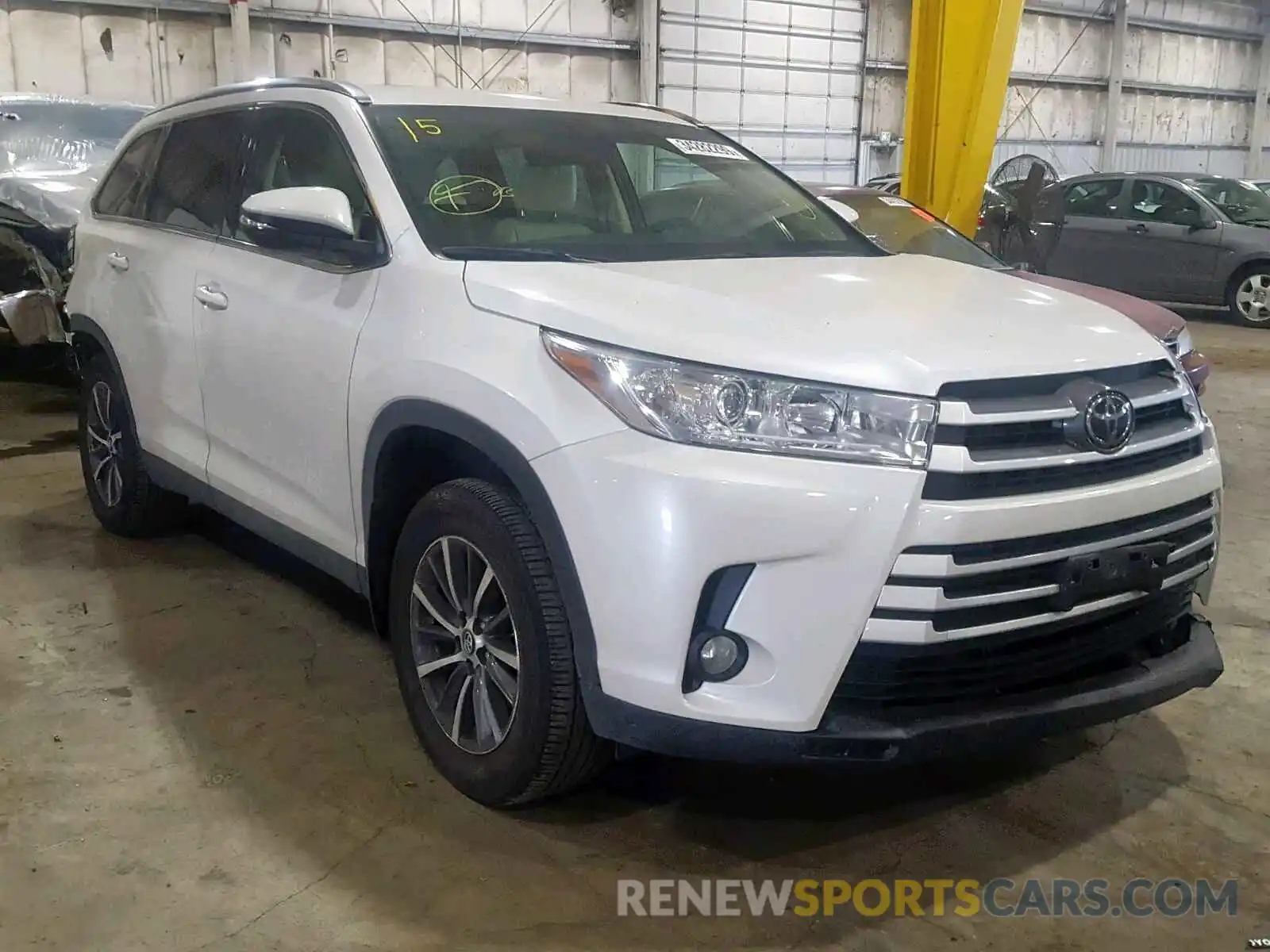 1 Photograph of a damaged car 5TDJZRFH8KS932488 TOYOTA HIGHLANDER 2019