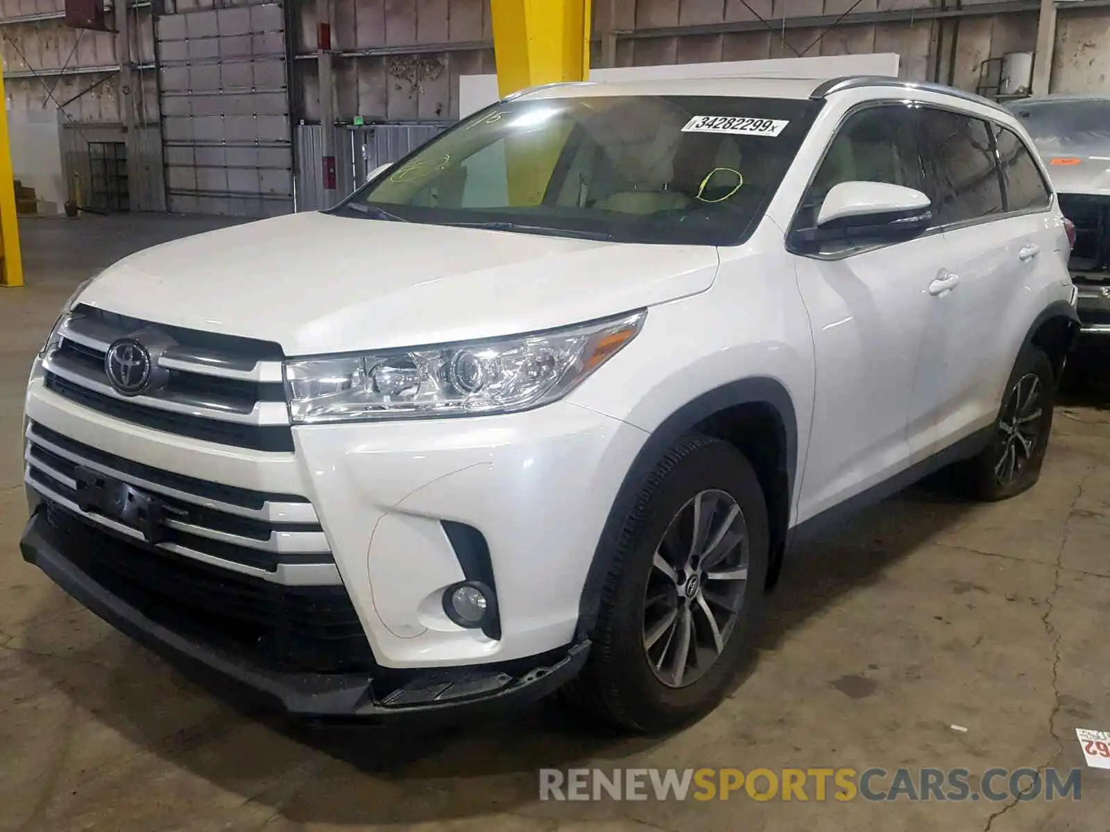 2 Photograph of a damaged car 5TDJZRFH8KS932488 TOYOTA HIGHLANDER 2019