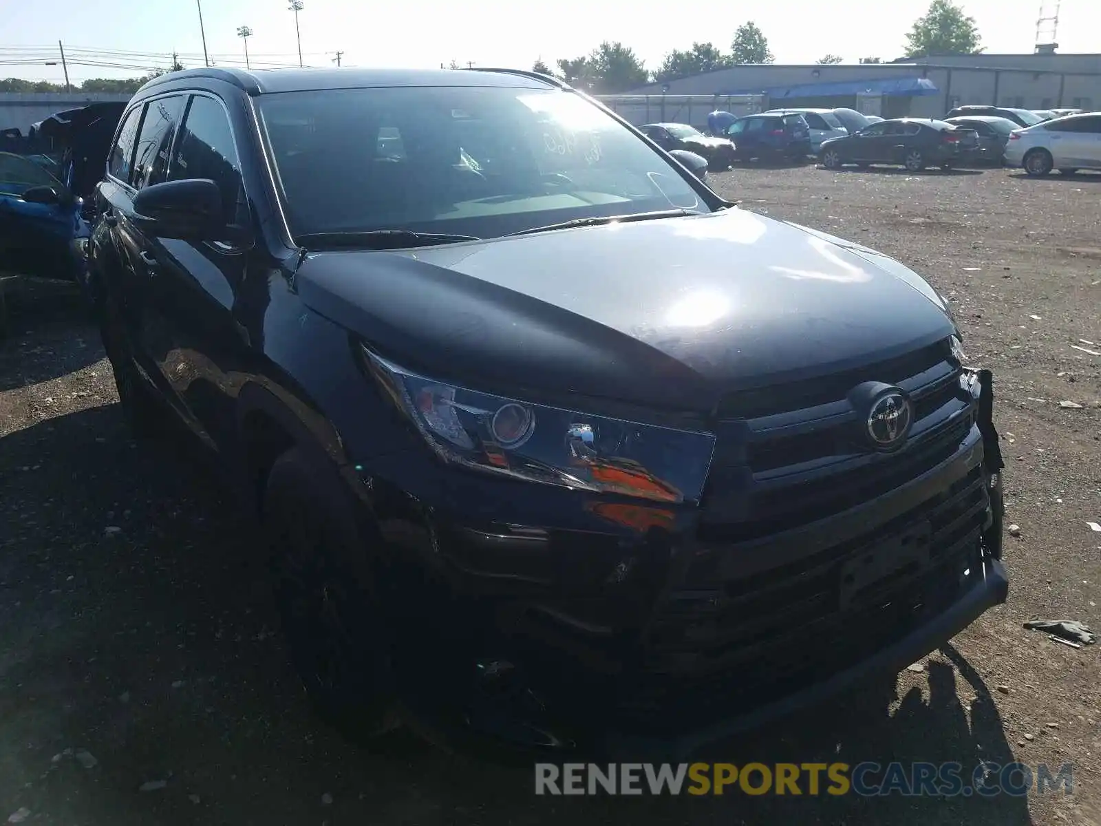 1 Photograph of a damaged car 5TDJZRFH8KS935133 TOYOTA HIGHLANDER 2019