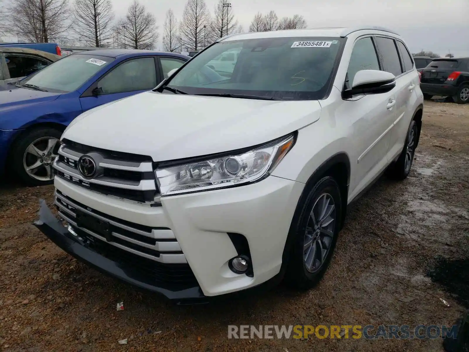 2 Photograph of a damaged car 5TDJZRFH8KS935178 TOYOTA HIGHLANDER 2019