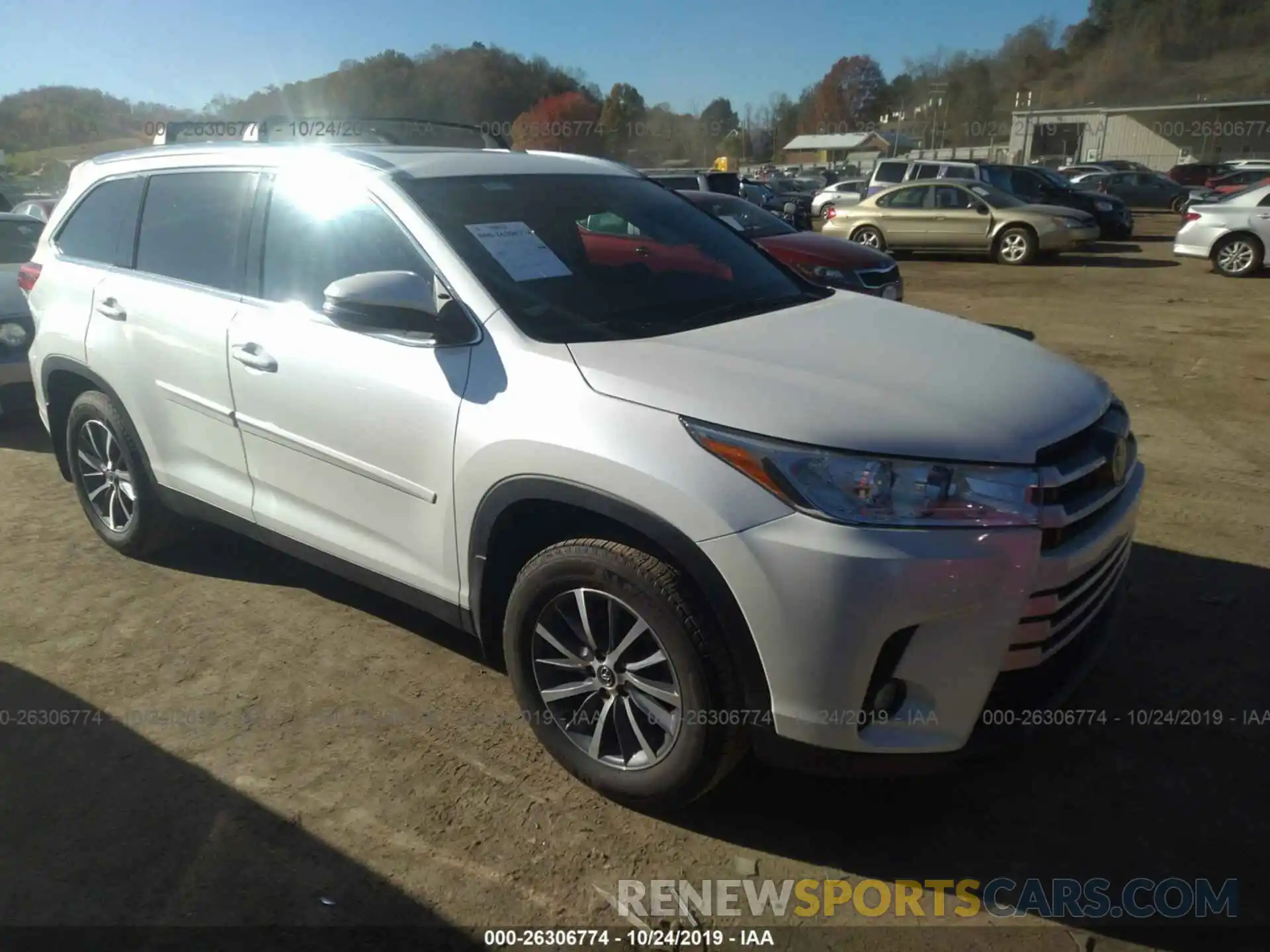 1 Photograph of a damaged car 5TDJZRFH8KS936511 TOYOTA HIGHLANDER 2019