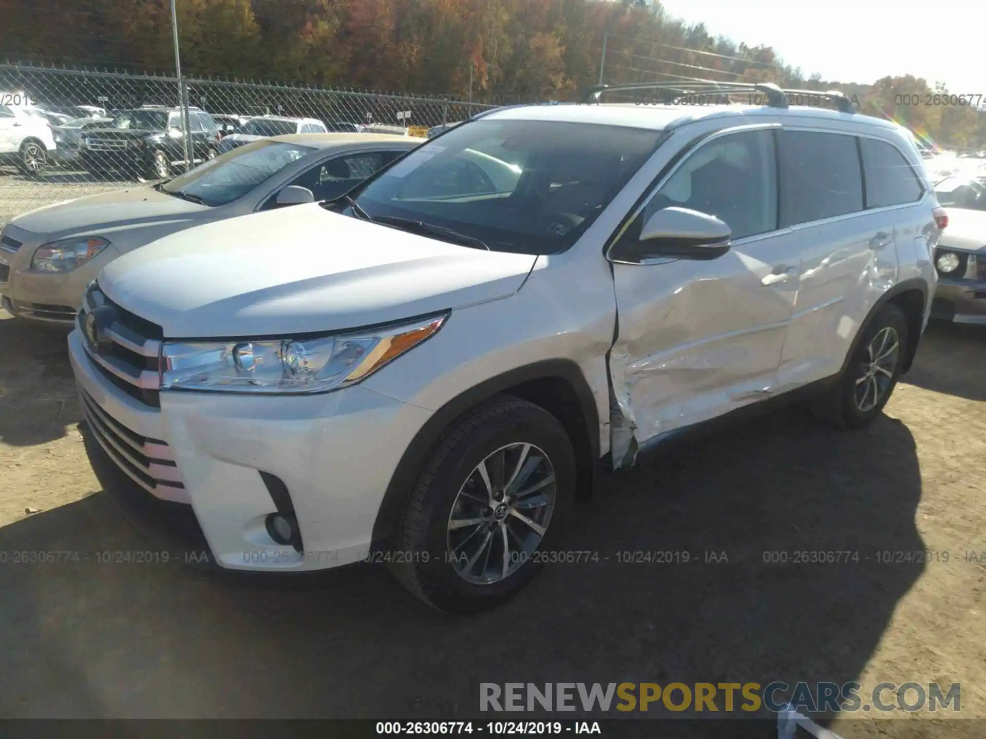 2 Photograph of a damaged car 5TDJZRFH8KS936511 TOYOTA HIGHLANDER 2019