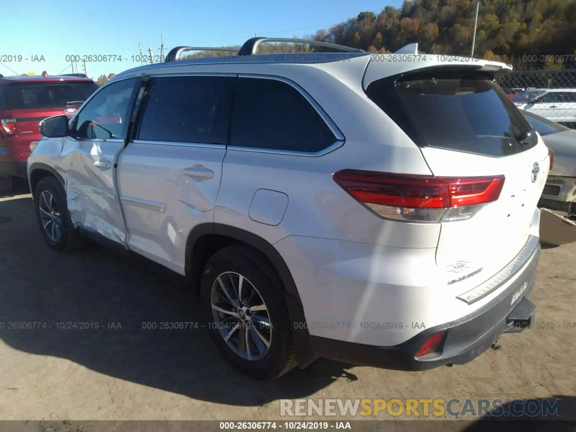 3 Photograph of a damaged car 5TDJZRFH8KS936511 TOYOTA HIGHLANDER 2019