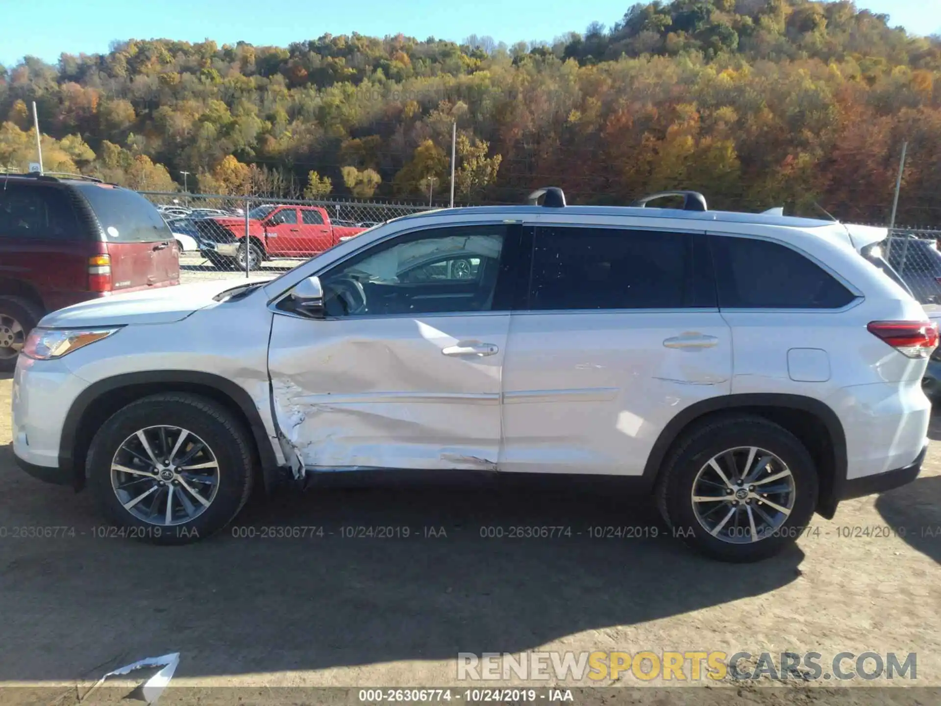 6 Photograph of a damaged car 5TDJZRFH8KS936511 TOYOTA HIGHLANDER 2019