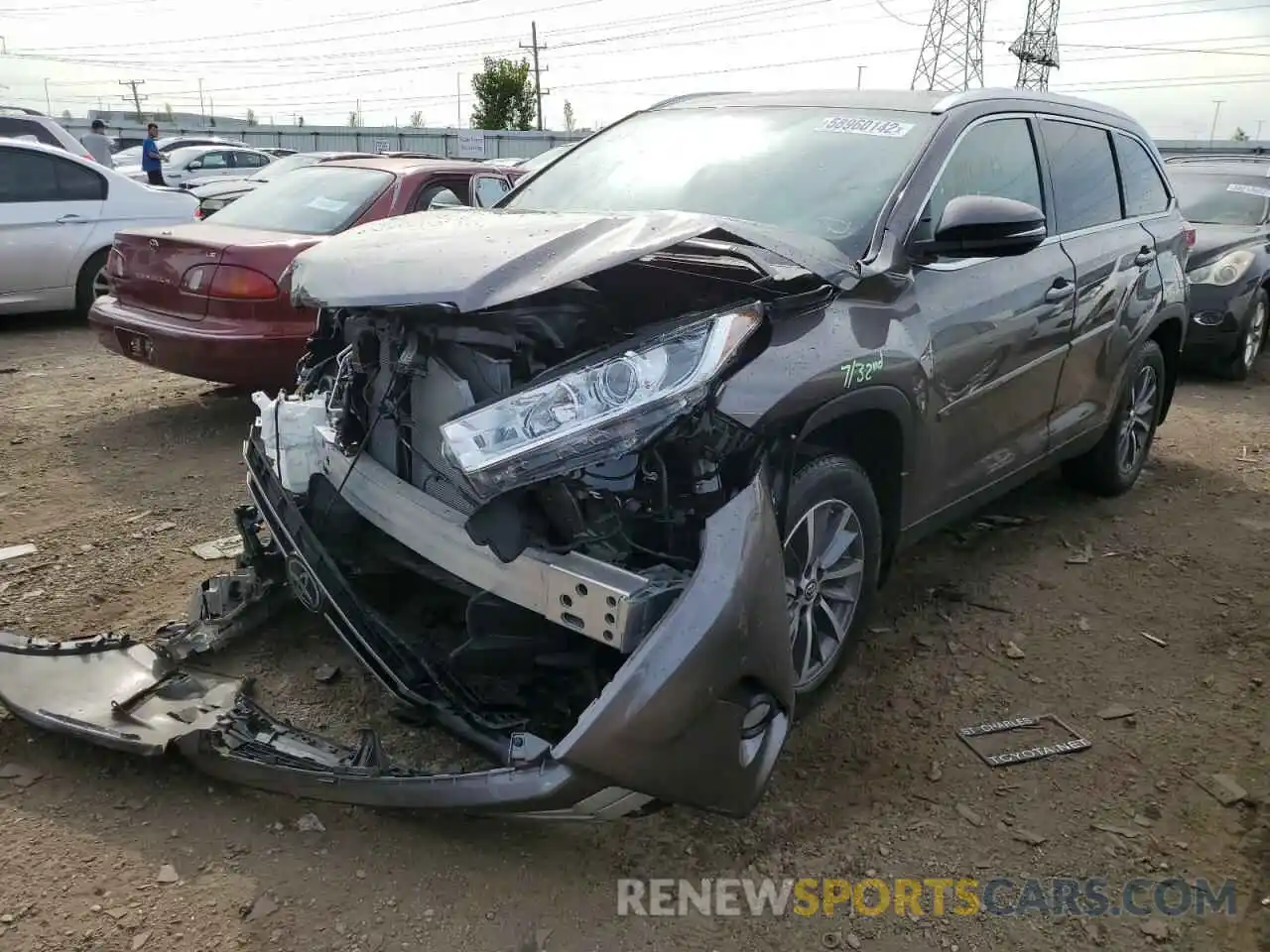 2 Photograph of a damaged car 5TDJZRFH8KS947069 TOYOTA HIGHLANDER 2019