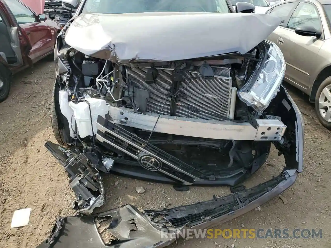 9 Photograph of a damaged car 5TDJZRFH8KS947069 TOYOTA HIGHLANDER 2019