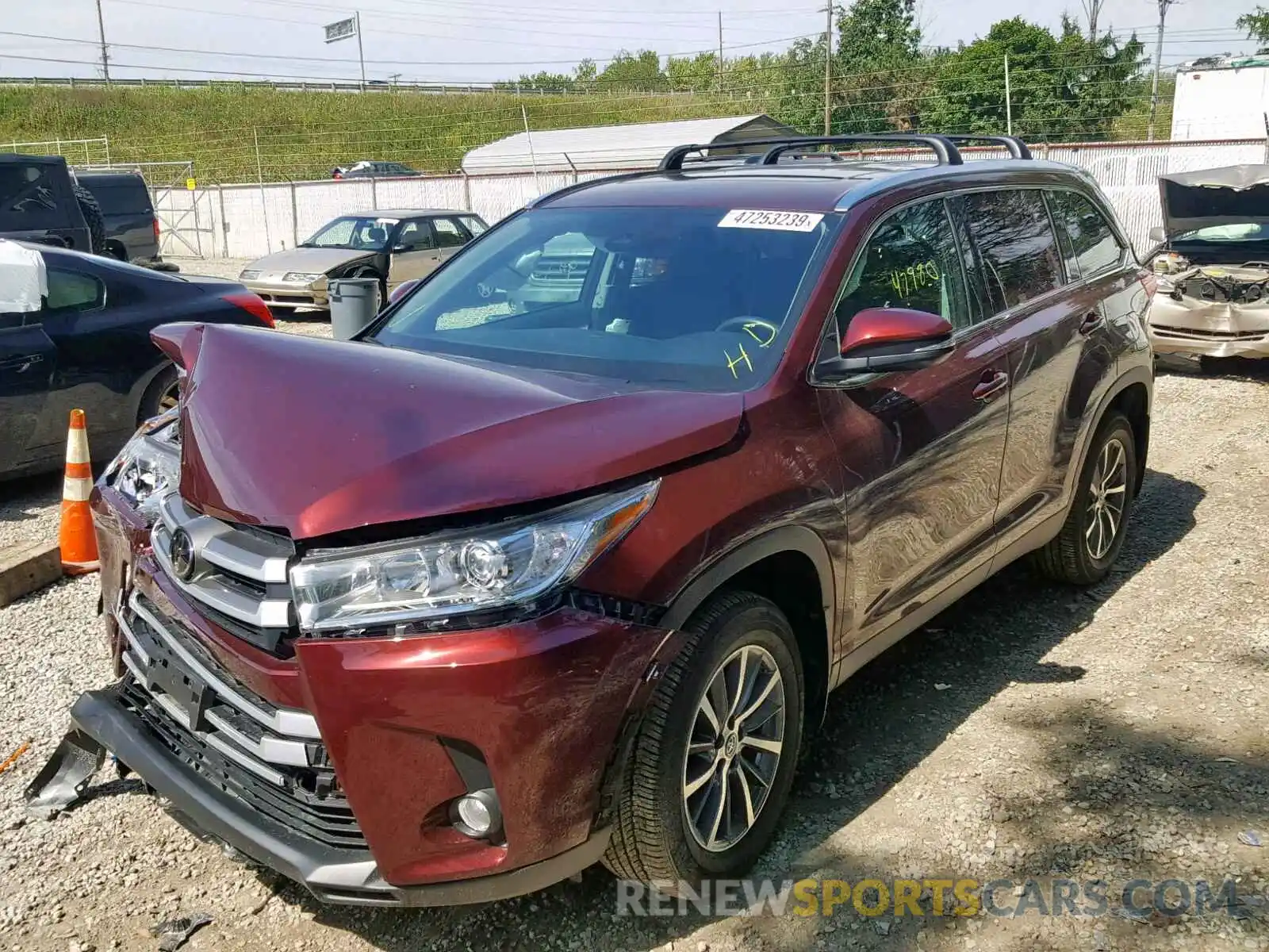 2 Photograph of a damaged car 5TDJZRFH8KS957164 TOYOTA HIGHLANDER 2019