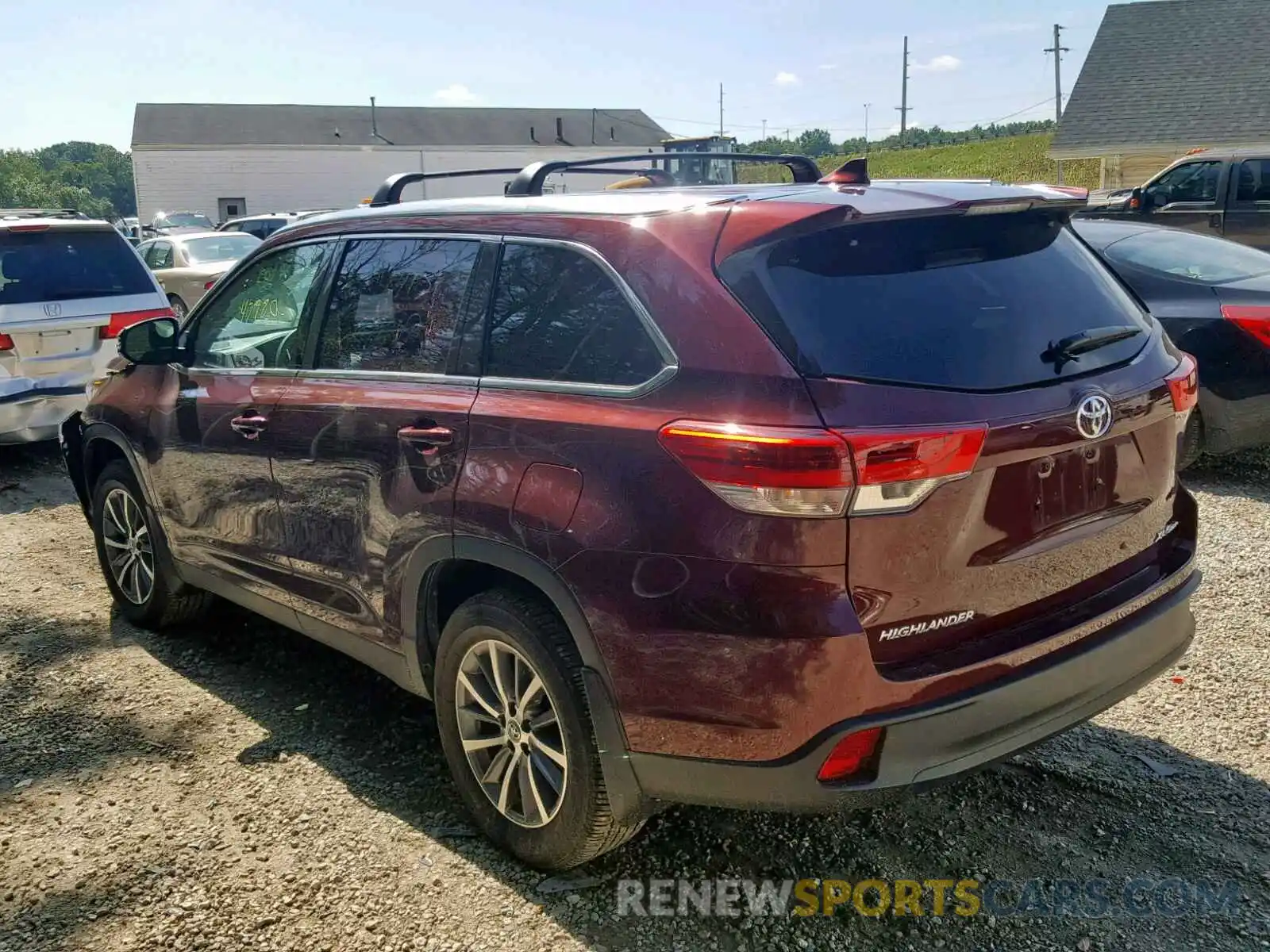 3 Photograph of a damaged car 5TDJZRFH8KS957164 TOYOTA HIGHLANDER 2019