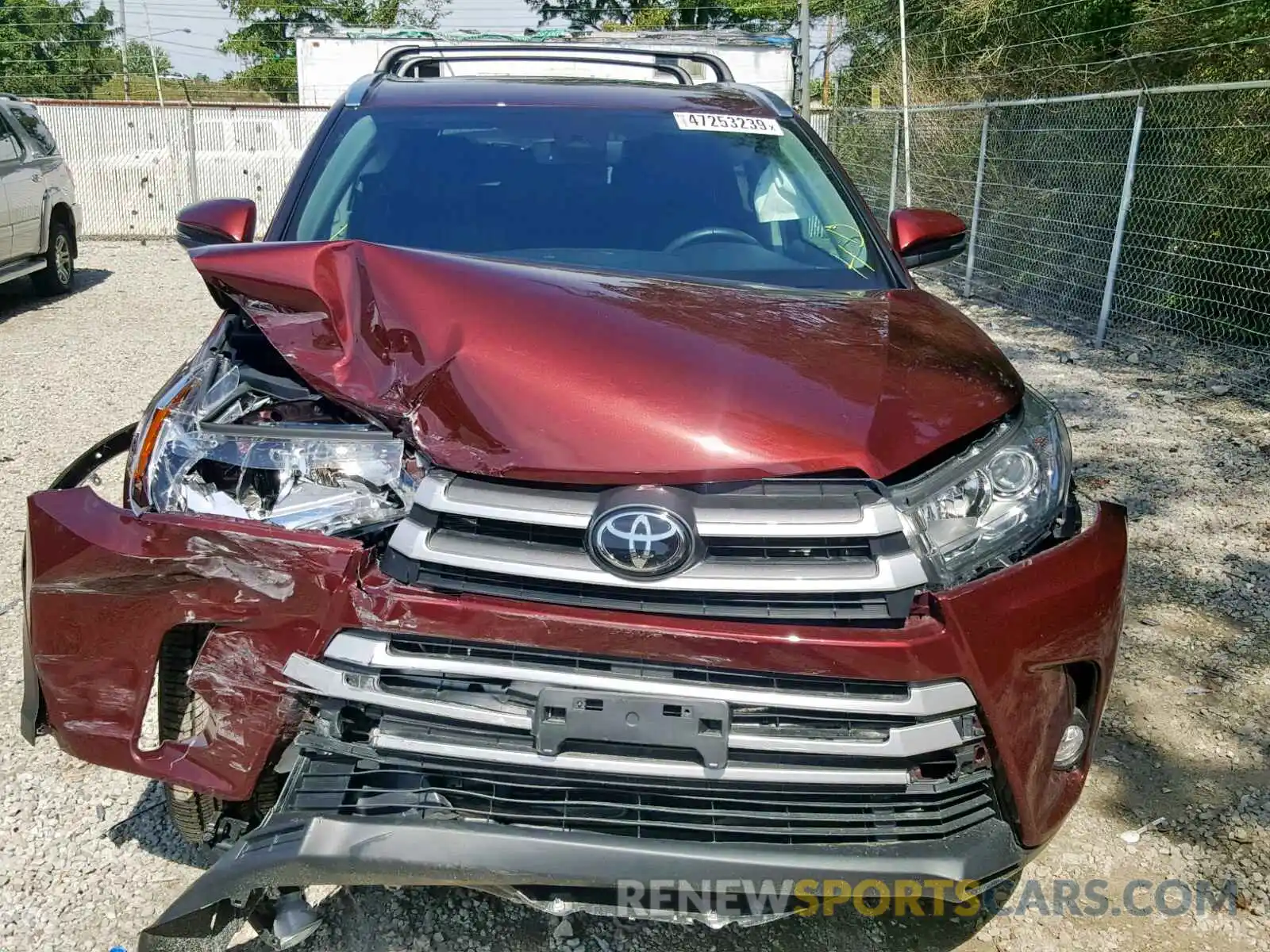 9 Photograph of a damaged car 5TDJZRFH8KS957164 TOYOTA HIGHLANDER 2019