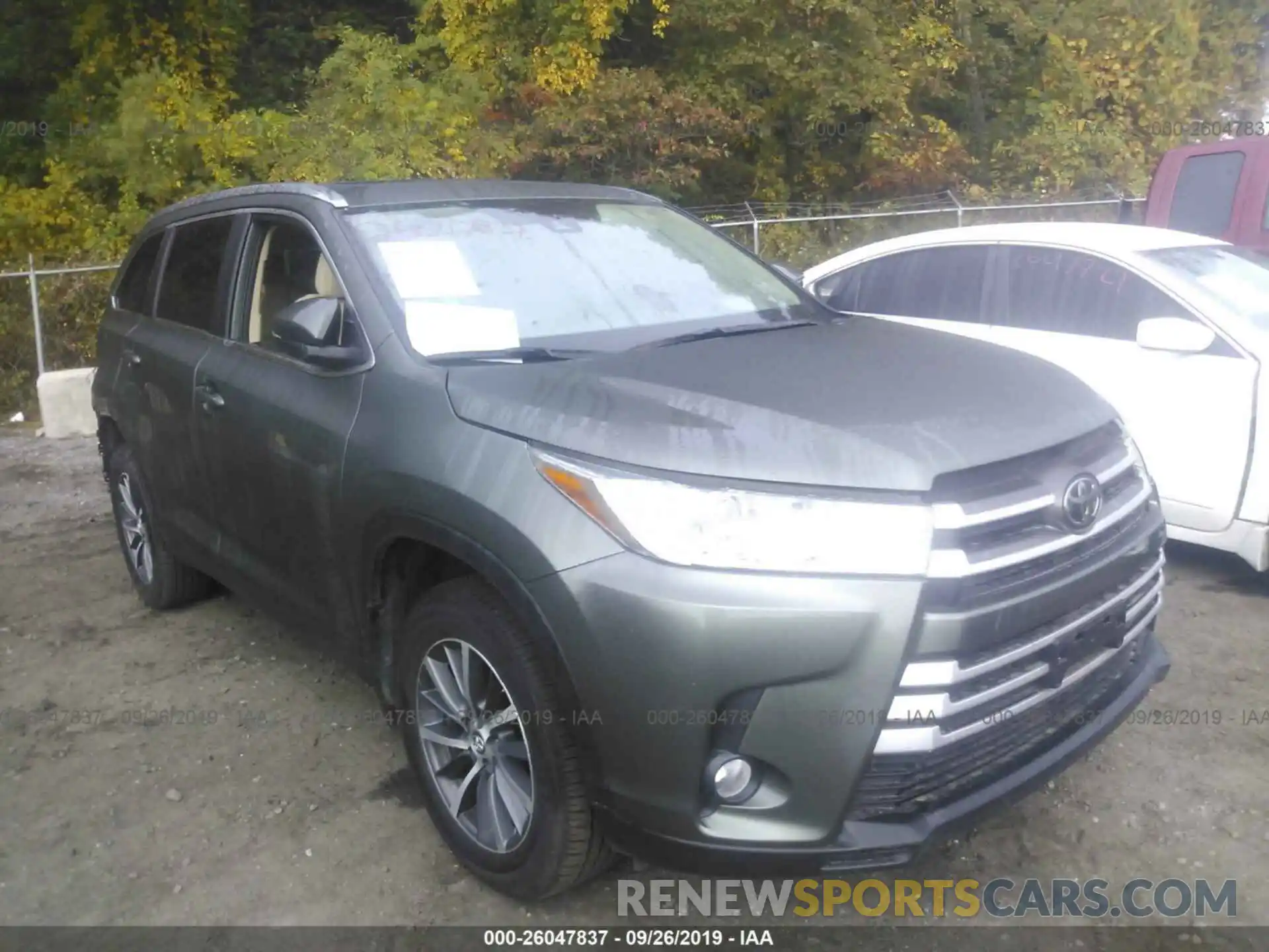 1 Photograph of a damaged car 5TDJZRFH8KS958105 TOYOTA HIGHLANDER 2019