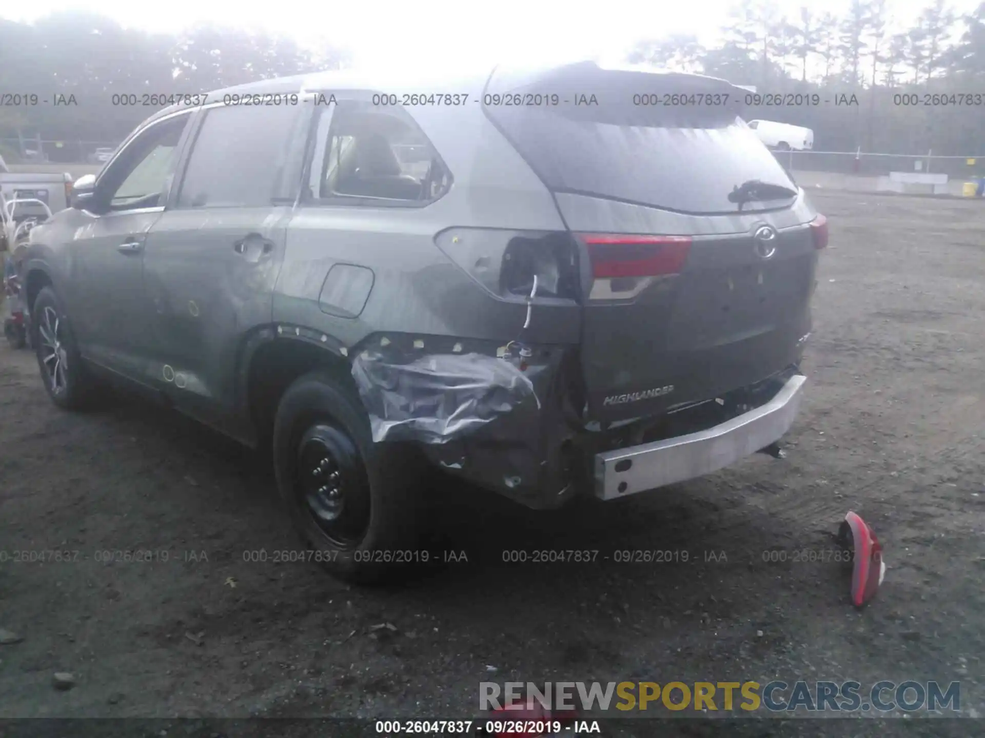 6 Photograph of a damaged car 5TDJZRFH8KS958105 TOYOTA HIGHLANDER 2019