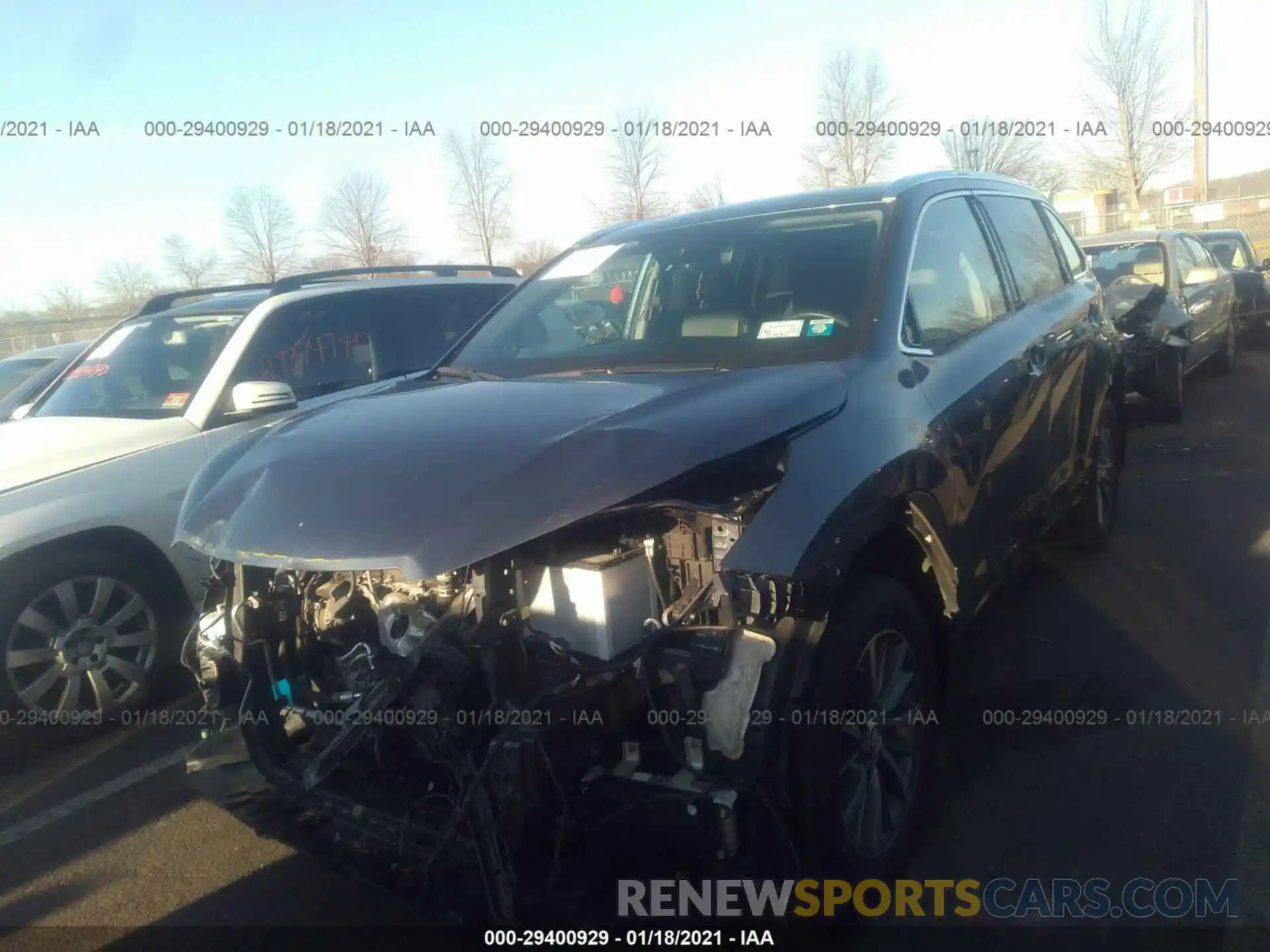 2 Photograph of a damaged car 5TDJZRFH8KS965216 TOYOTA HIGHLANDER 2019