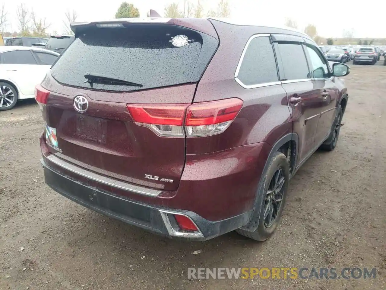 4 Photograph of a damaged car 5TDJZRFH8KS971680 TOYOTA HIGHLANDER 2019