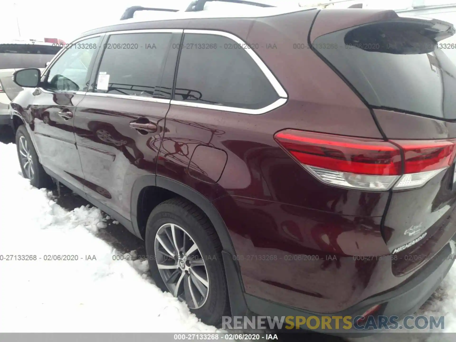 3 Photograph of a damaged car 5TDJZRFH8KS973185 TOYOTA HIGHLANDER 2019