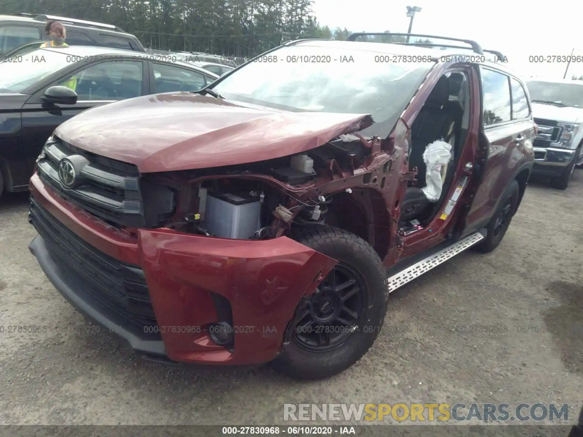 2 Photograph of a damaged car 5TDJZRFH8KS975051 TOYOTA HIGHLANDER 2019