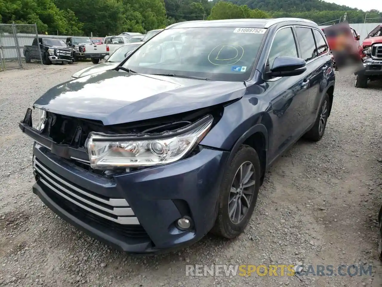 2 Photograph of a damaged car 5TDJZRFH8KS978726 TOYOTA HIGHLANDER 2019