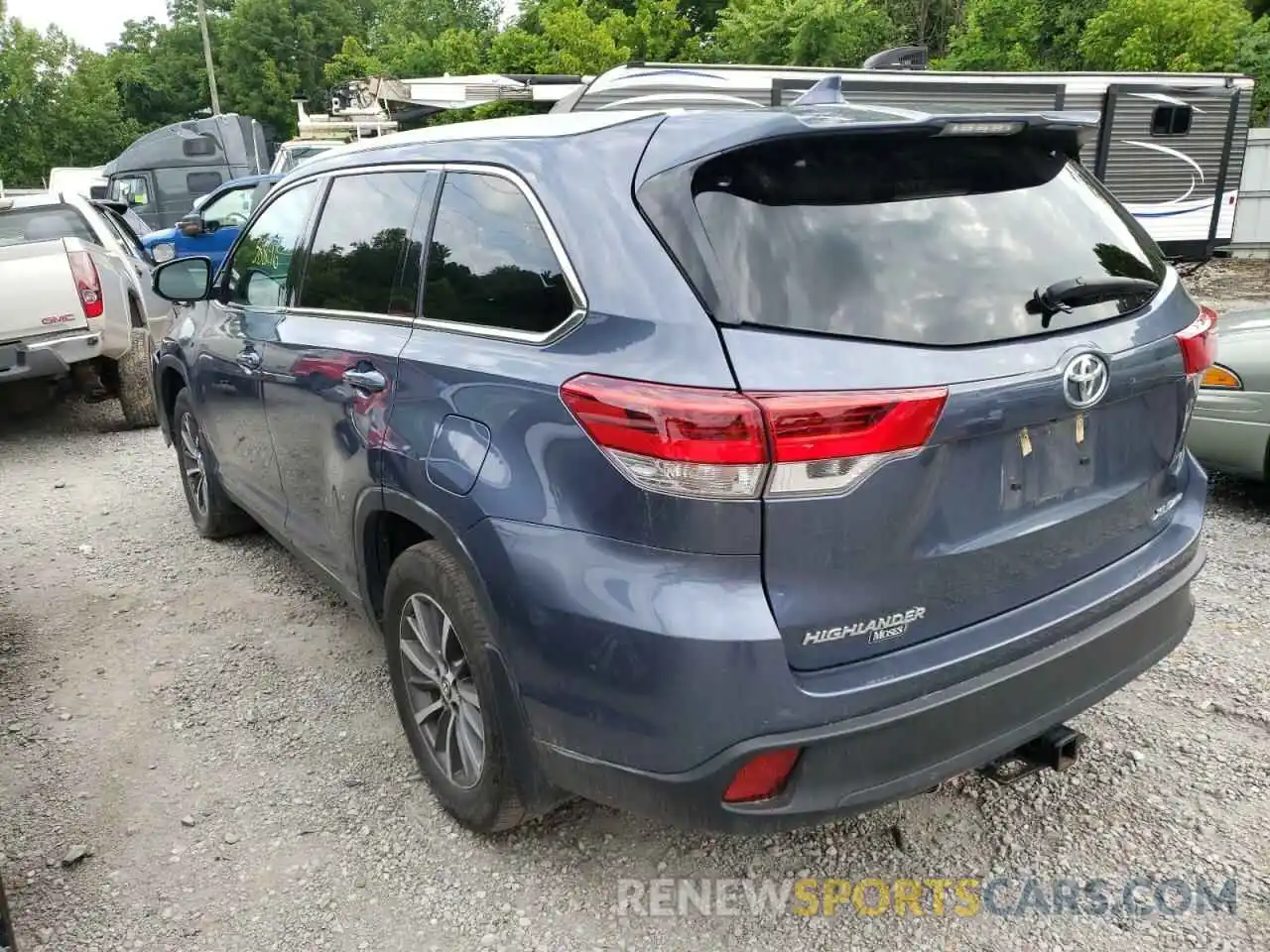 3 Photograph of a damaged car 5TDJZRFH8KS978726 TOYOTA HIGHLANDER 2019