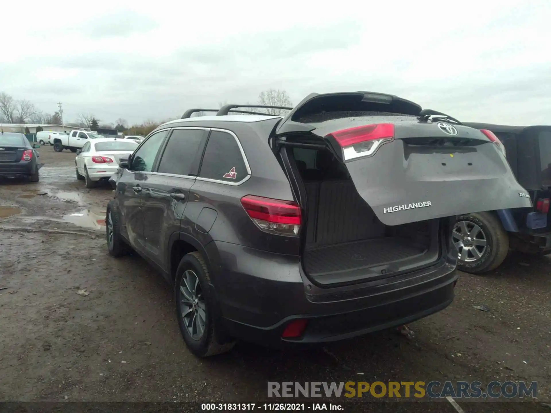 3 Photograph of a damaged car 5TDJZRFH8KS994280 TOYOTA HIGHLANDER 2019