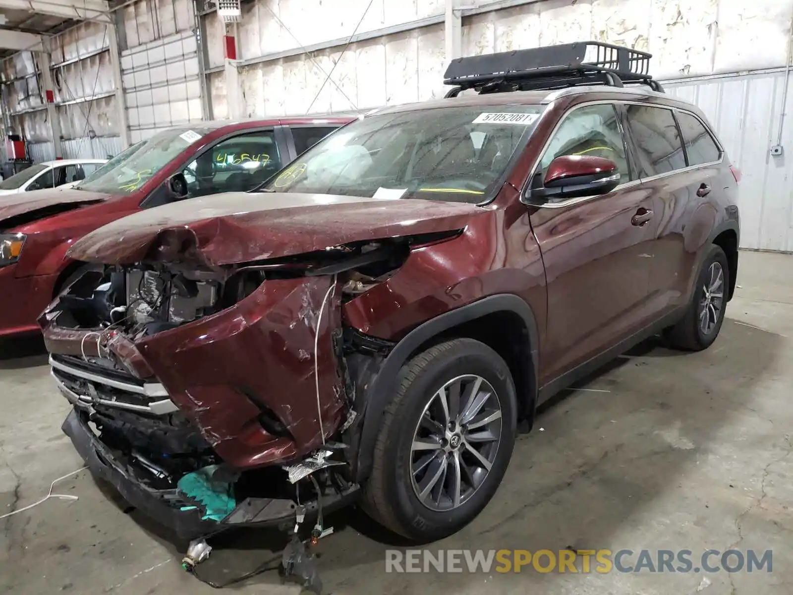 2 Photograph of a damaged car 5TDJZRFH8KS996319 TOYOTA HIGHLANDER 2019