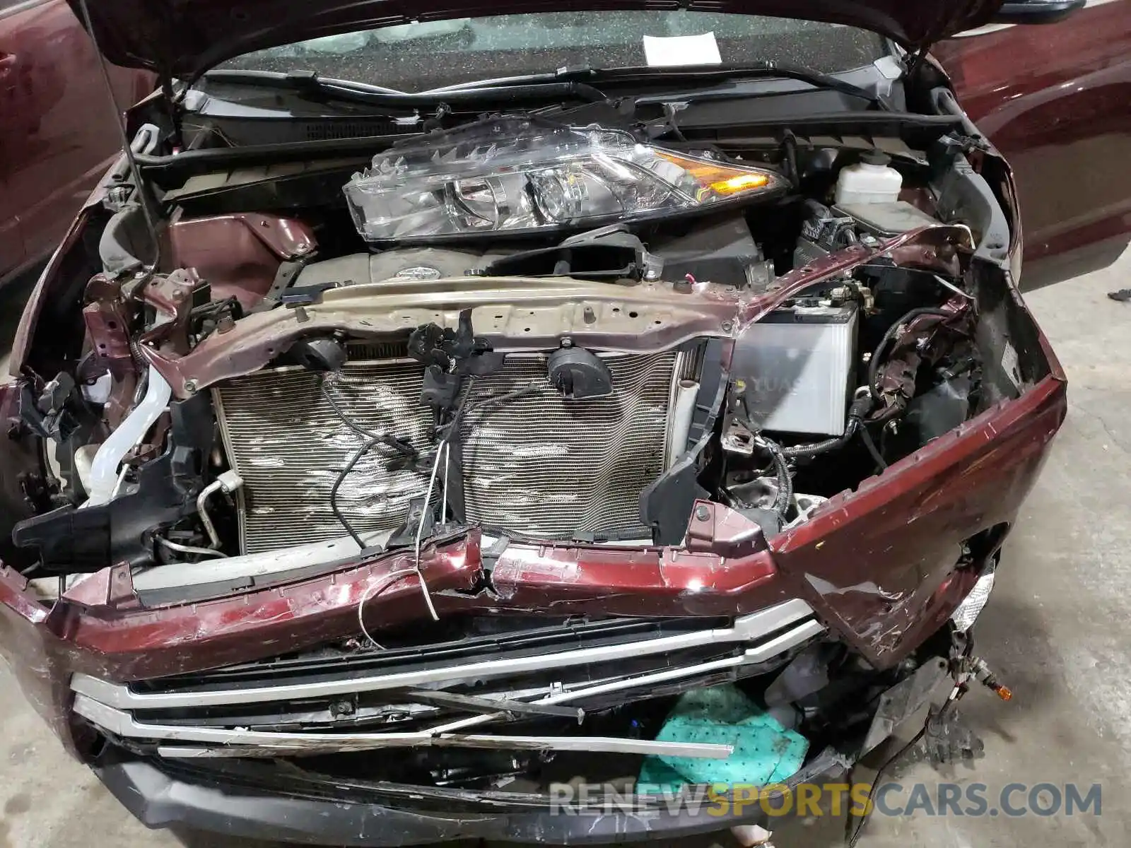 7 Photograph of a damaged car 5TDJZRFH8KS996319 TOYOTA HIGHLANDER 2019