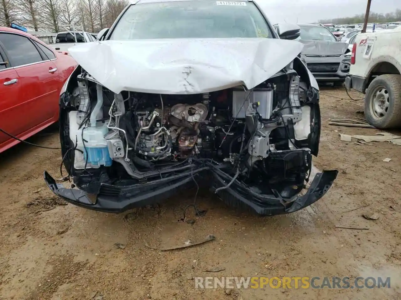 9 Photograph of a damaged car 5TDJZRFH8KS997518 TOYOTA HIGHLANDER 2019