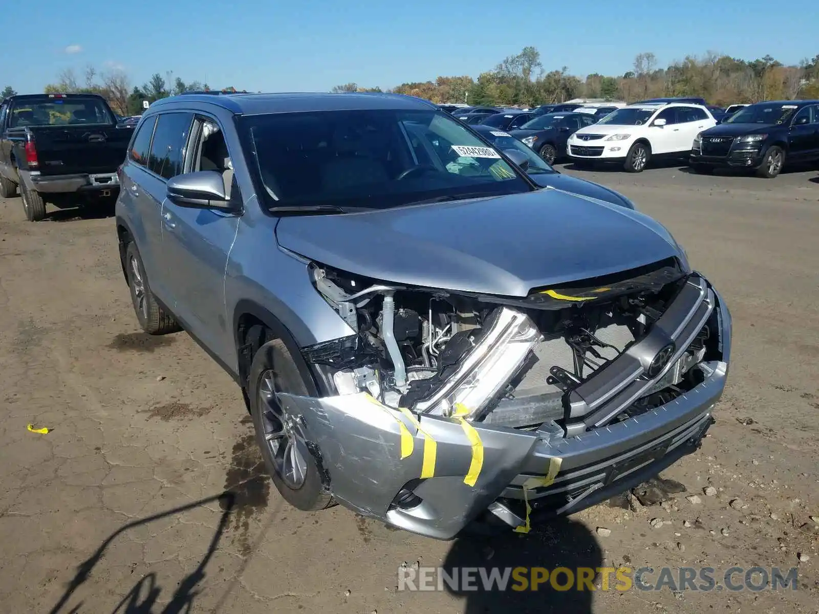 1 Photograph of a damaged car 5TDJZRFH9KS567299 TOYOTA HIGHLANDER 2019