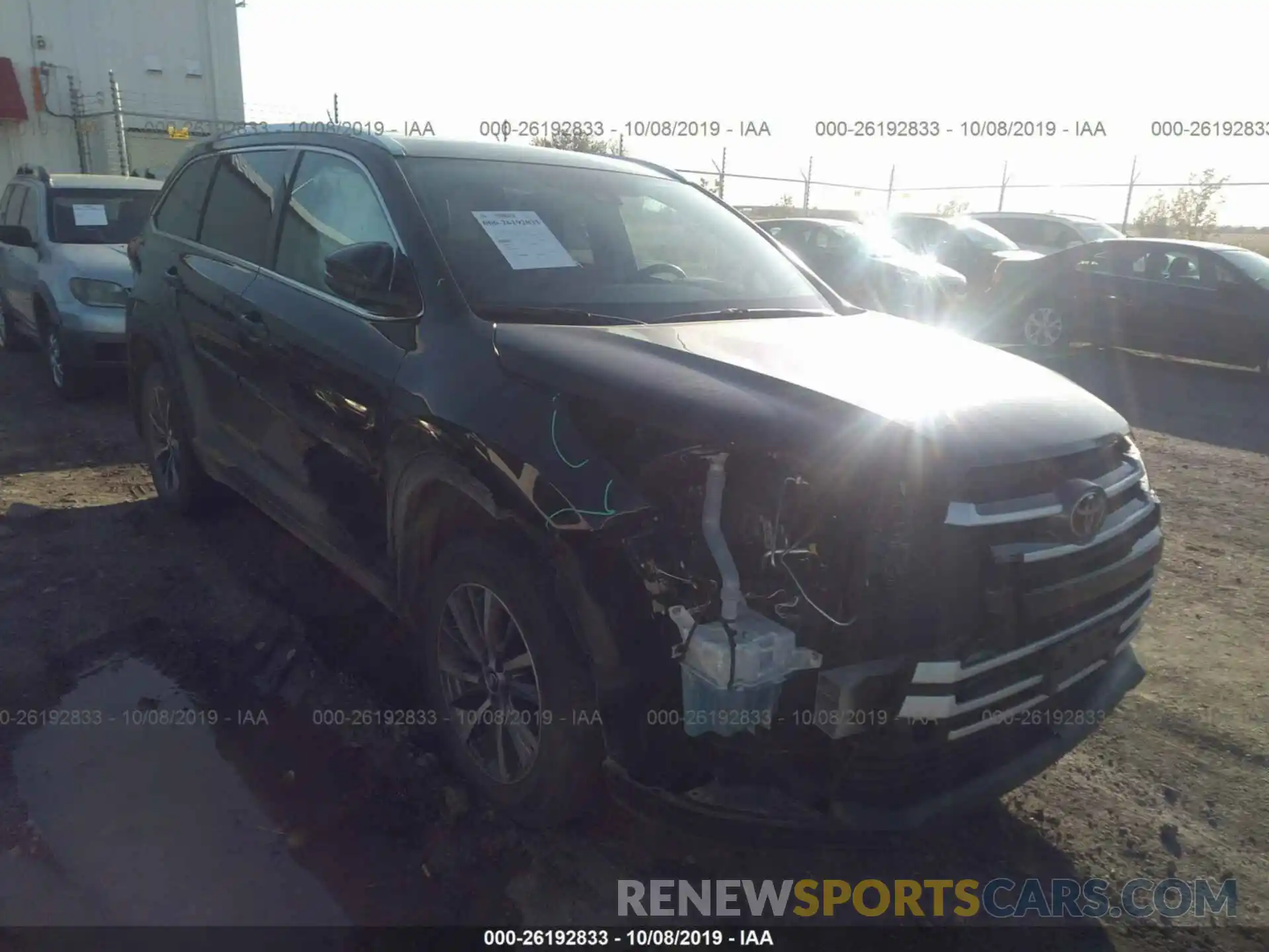 1 Photograph of a damaged car 5TDJZRFH9KS569182 TOYOTA HIGHLANDER 2019