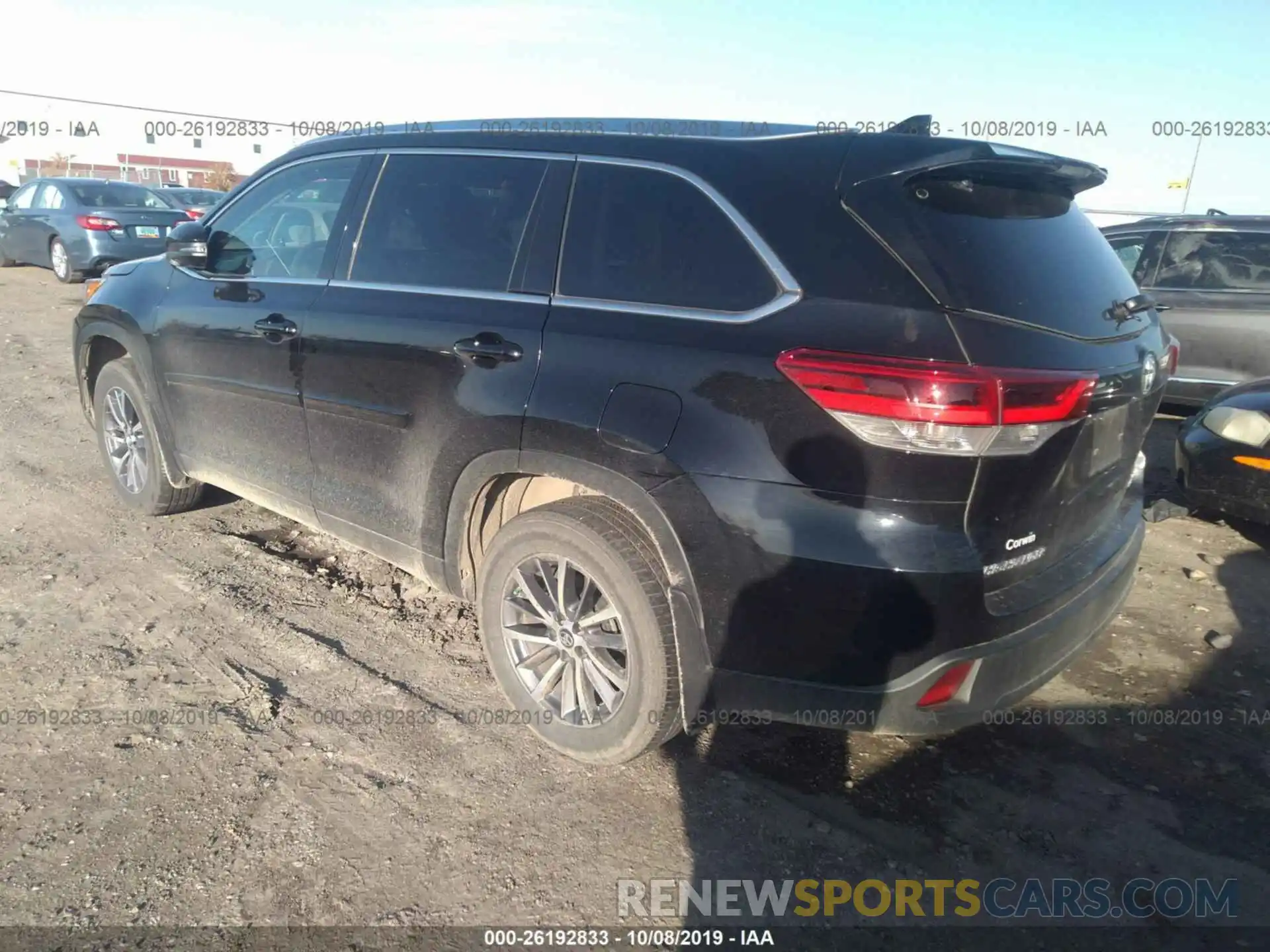 3 Photograph of a damaged car 5TDJZRFH9KS569182 TOYOTA HIGHLANDER 2019