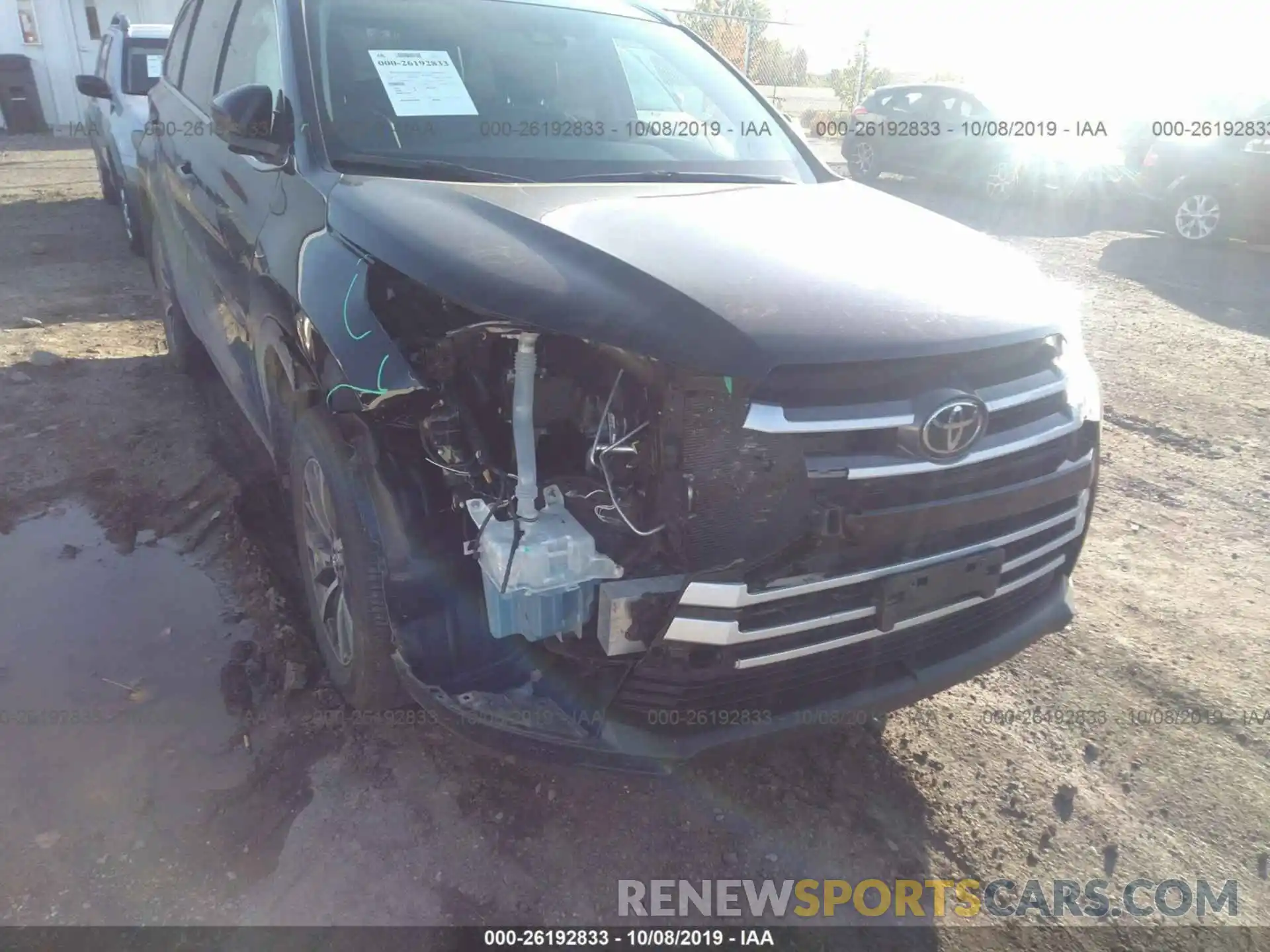 6 Photograph of a damaged car 5TDJZRFH9KS569182 TOYOTA HIGHLANDER 2019