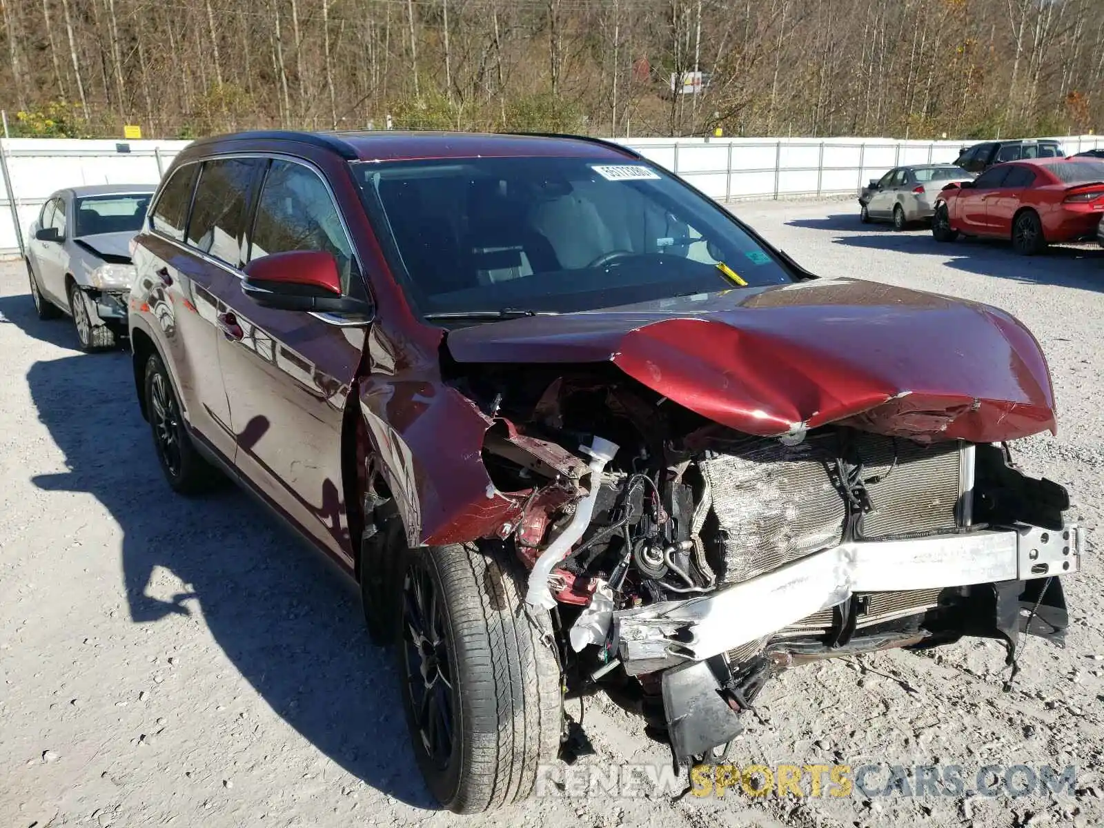 1 Photograph of a damaged car 5TDJZRFH9KS572759 TOYOTA HIGHLANDER 2019