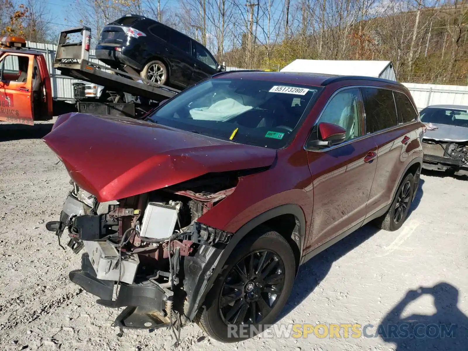 2 Photograph of a damaged car 5TDJZRFH9KS572759 TOYOTA HIGHLANDER 2019