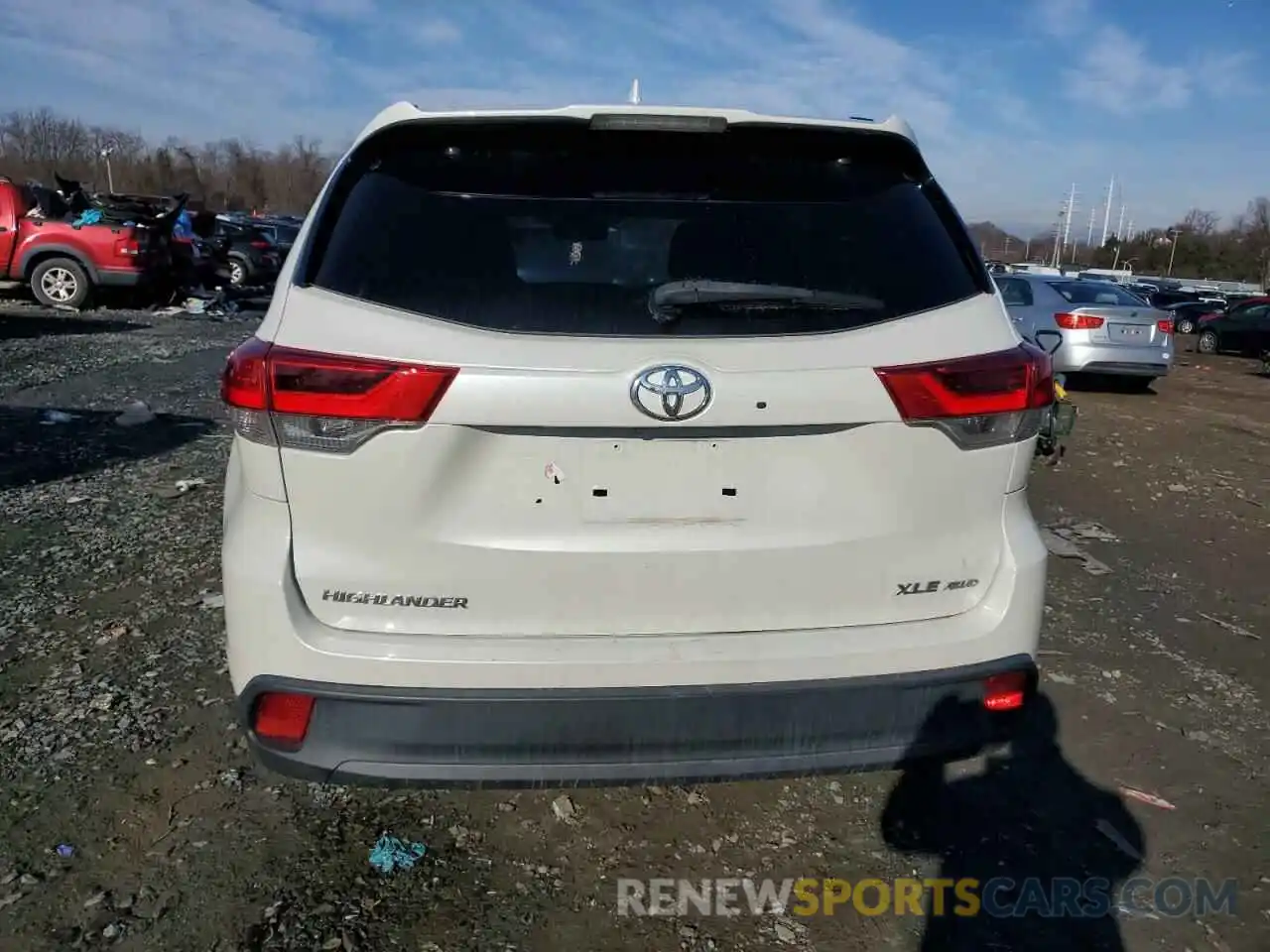 6 Photograph of a damaged car 5TDJZRFH9KS574446 TOYOTA HIGHLANDER 2019