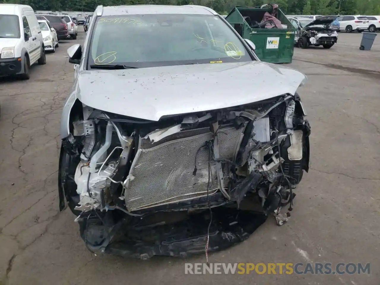 9 Photograph of a damaged car 5TDJZRFH9KS575855 TOYOTA HIGHLANDER 2019