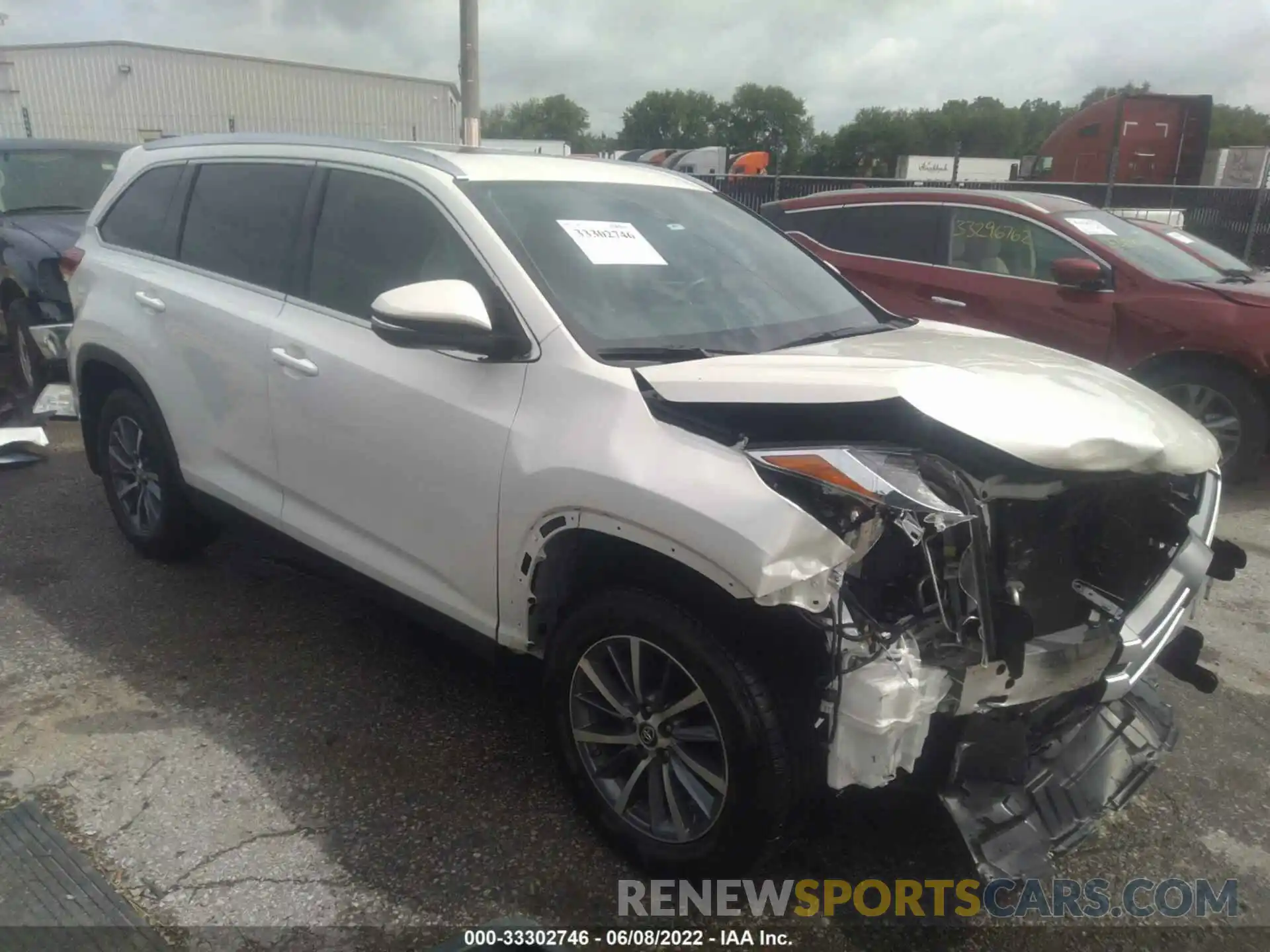 1 Photograph of a damaged car 5TDJZRFH9KS575953 TOYOTA HIGHLANDER 2019