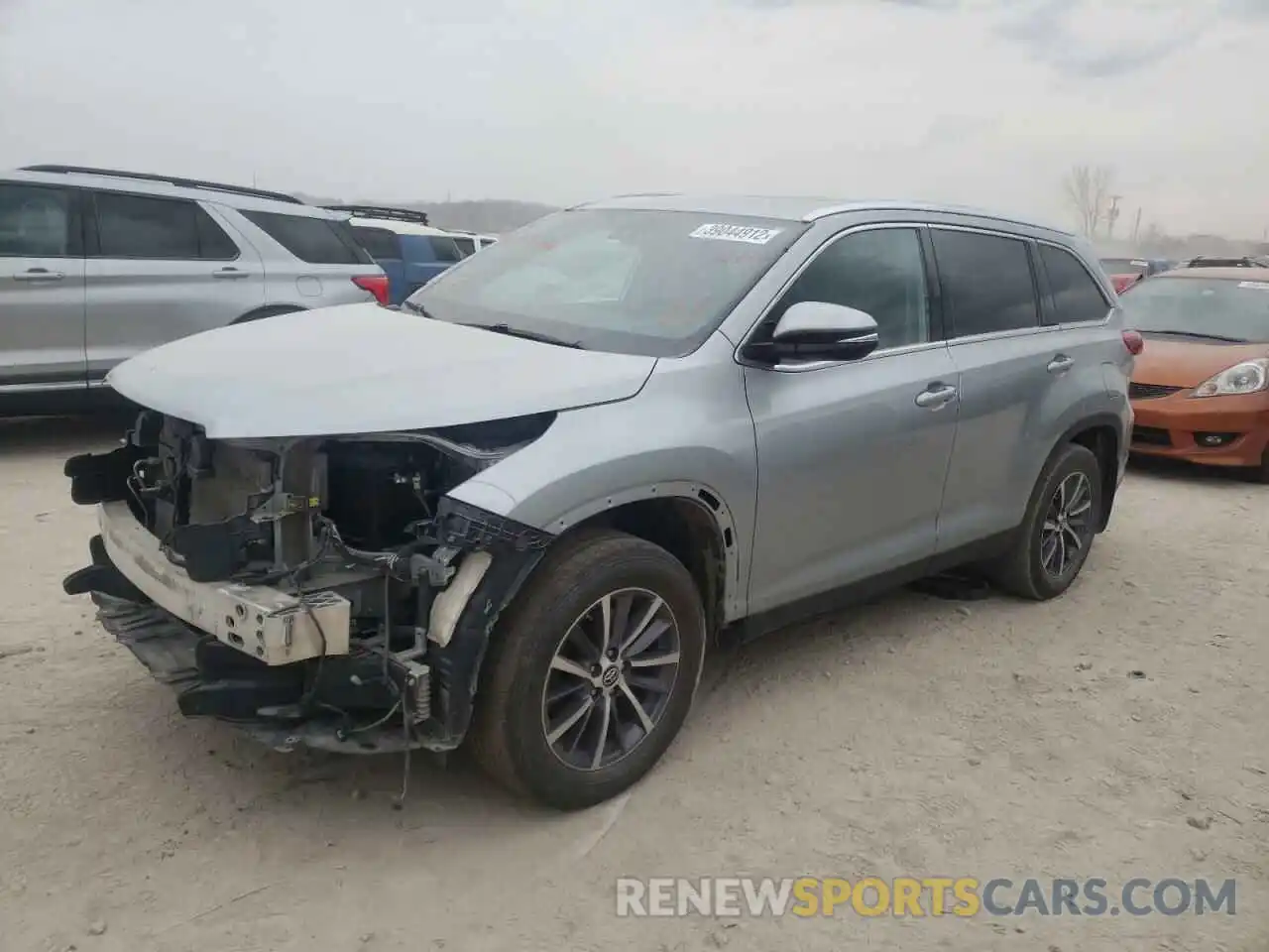 2 Photograph of a damaged car 5TDJZRFH9KS581266 TOYOTA HIGHLANDER 2019