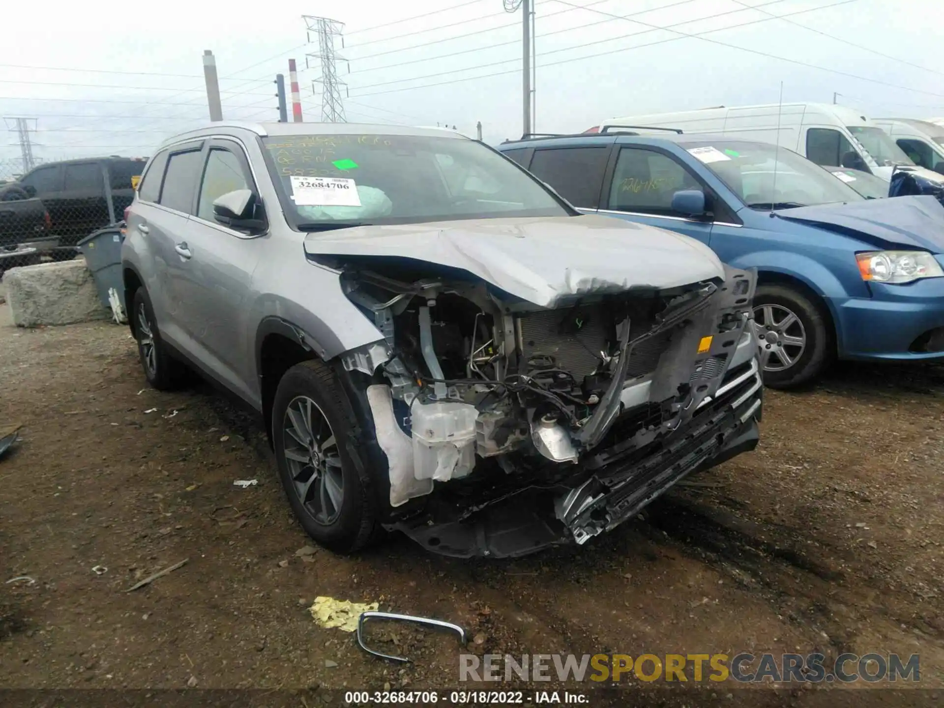 1 Photograph of a damaged car 5TDJZRFH9KS583020 TOYOTA HIGHLANDER 2019