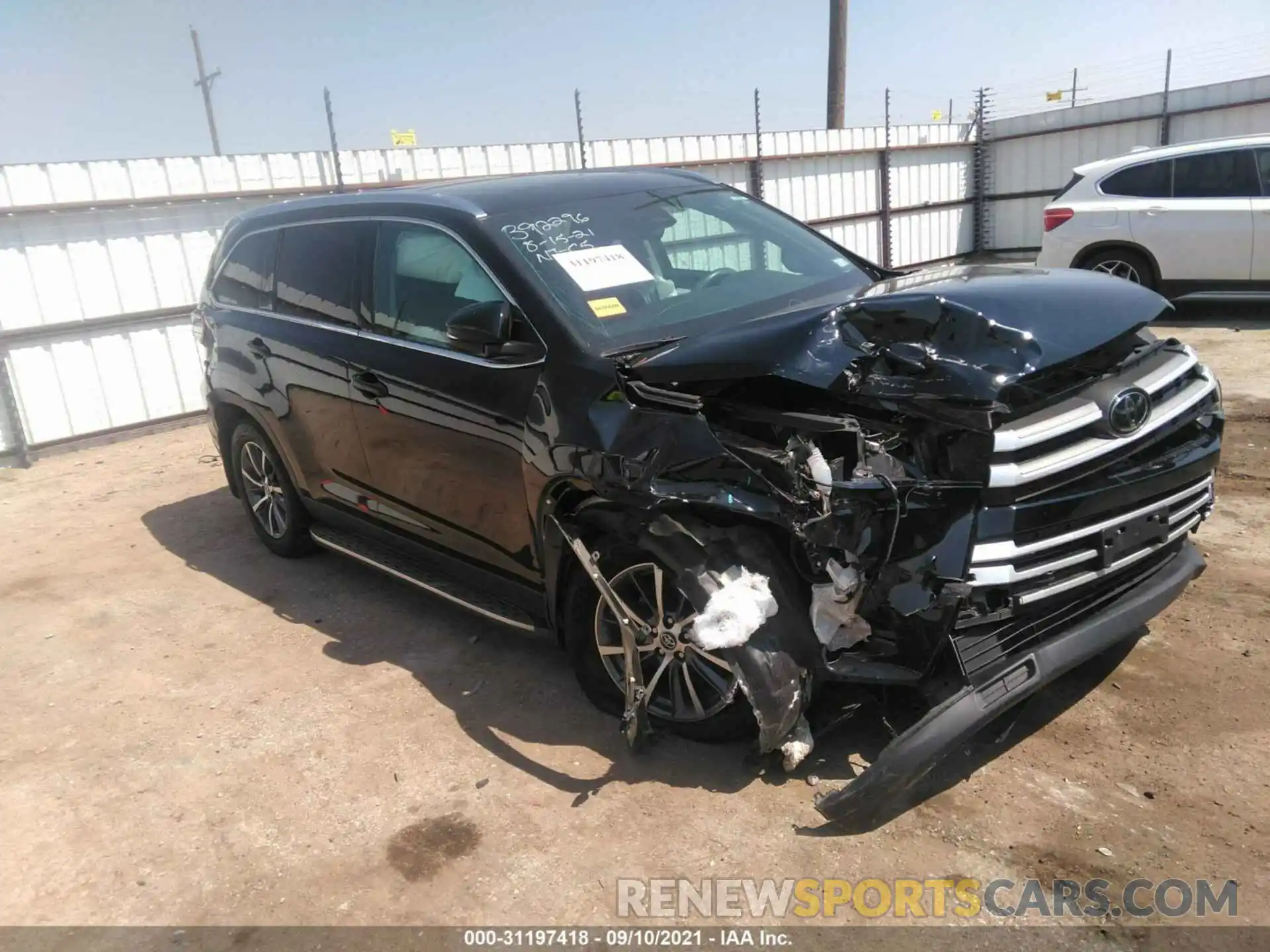 1 Photograph of a damaged car 5TDJZRFH9KS585575 TOYOTA HIGHLANDER 2019