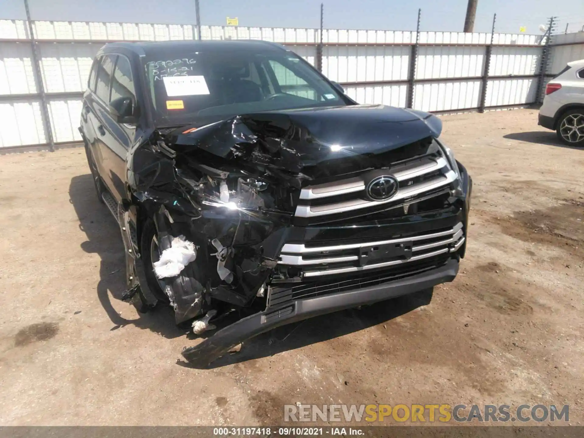 6 Photograph of a damaged car 5TDJZRFH9KS585575 TOYOTA HIGHLANDER 2019