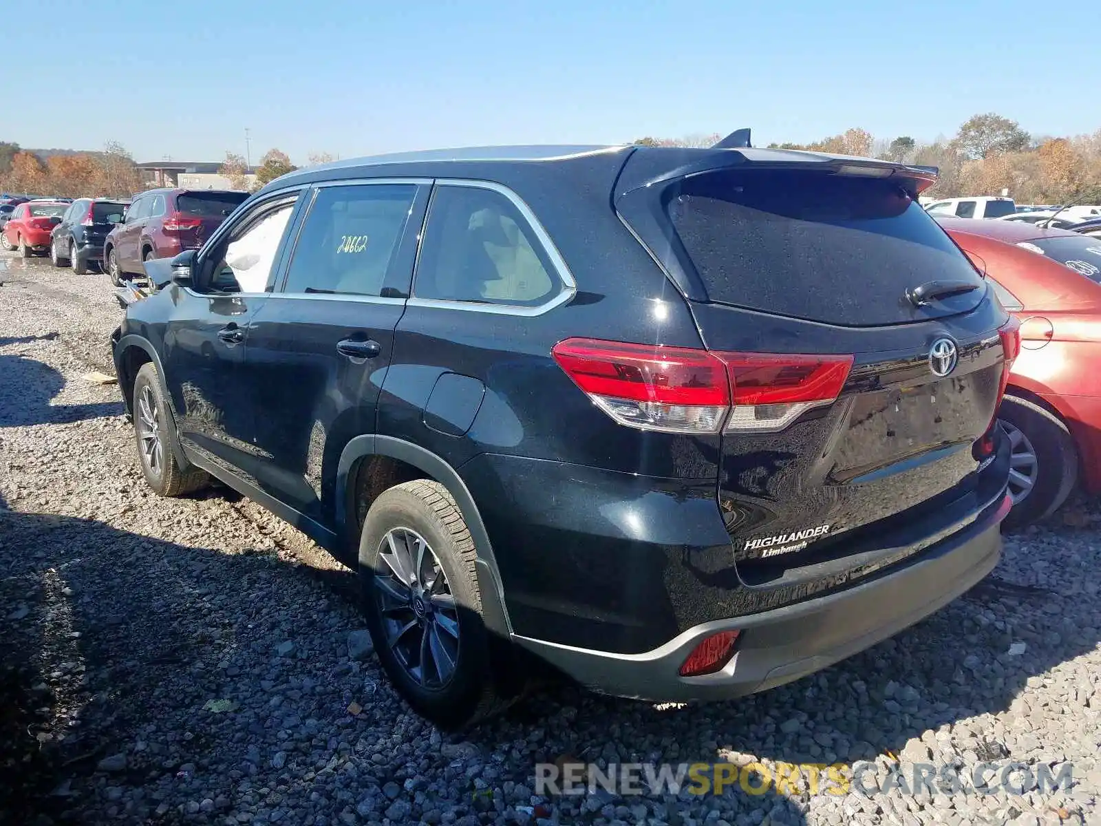 3 Photograph of a damaged car 5TDJZRFH9KS587911 TOYOTA HIGHLANDER 2019