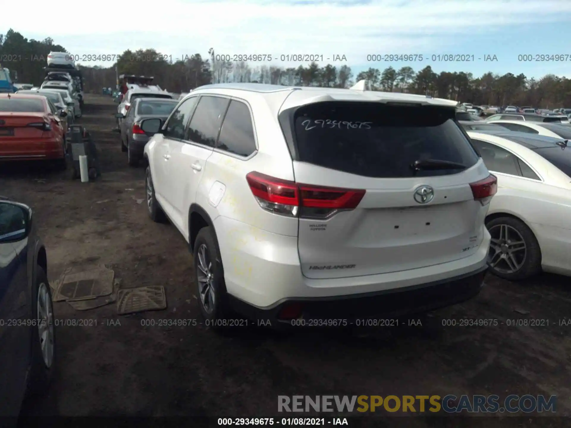 3 Photograph of a damaged car 5TDJZRFH9KS588265 TOYOTA HIGHLANDER 2019