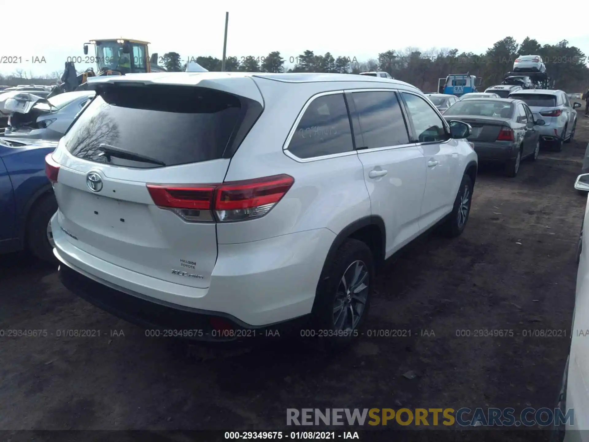 4 Photograph of a damaged car 5TDJZRFH9KS588265 TOYOTA HIGHLANDER 2019