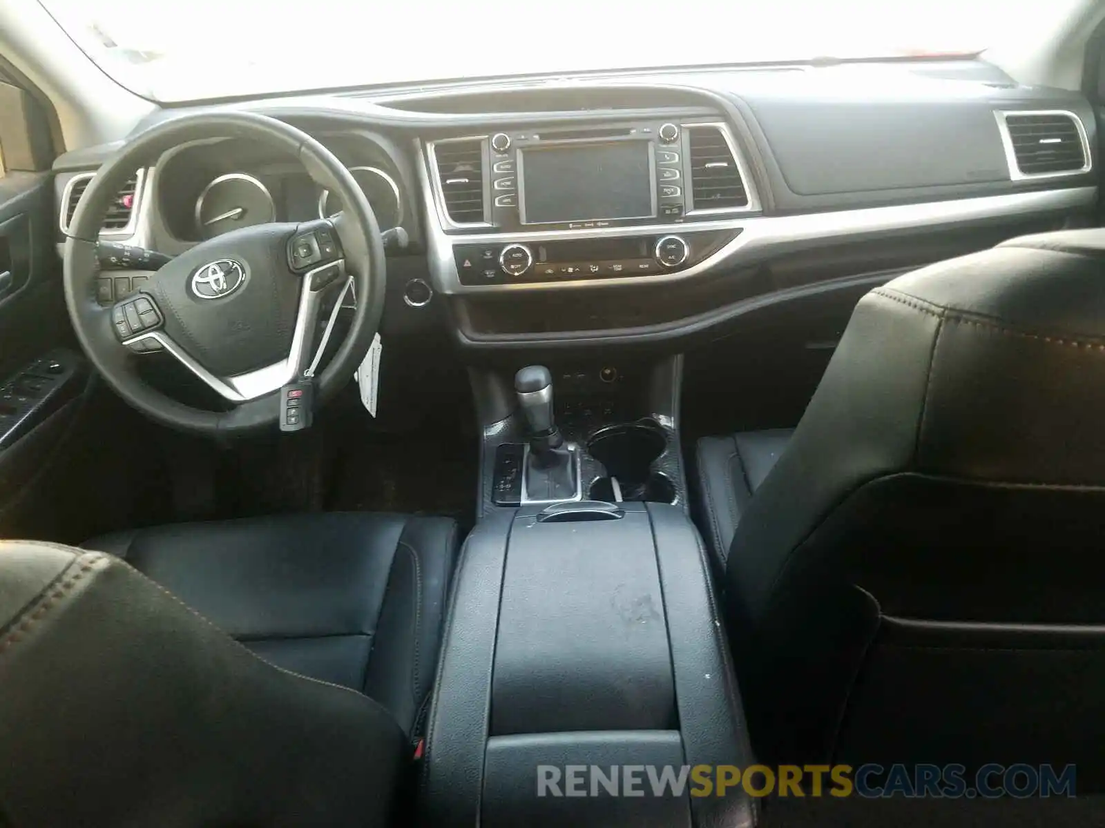 9 Фотография поврежденного автомобиля 5TDJZRFH9KS589383 TOYOTA HIGHLANDER 2019