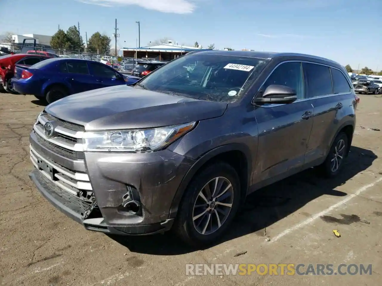 1 Photograph of a damaged car 5TDJZRFH9KS591120 TOYOTA HIGHLANDER 2019