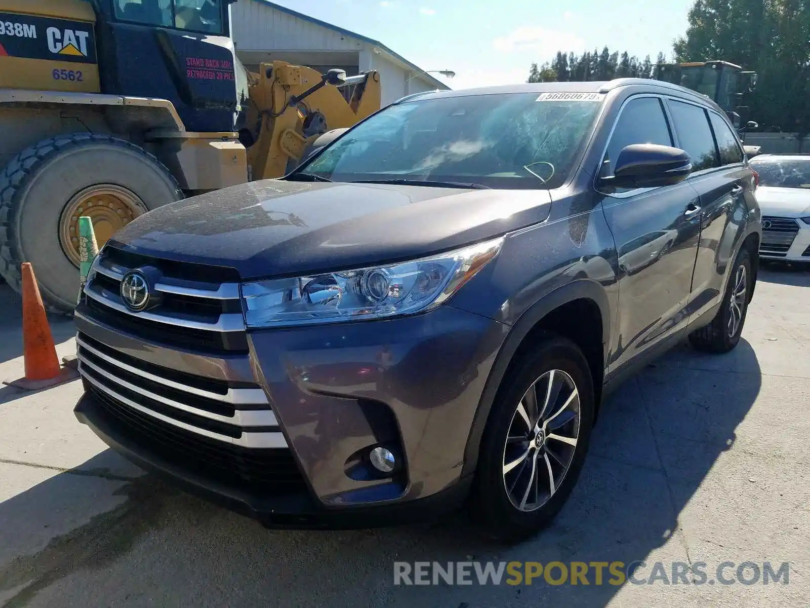 2 Photograph of a damaged car 5TDJZRFH9KS591280 TOYOTA HIGHLANDER 2019