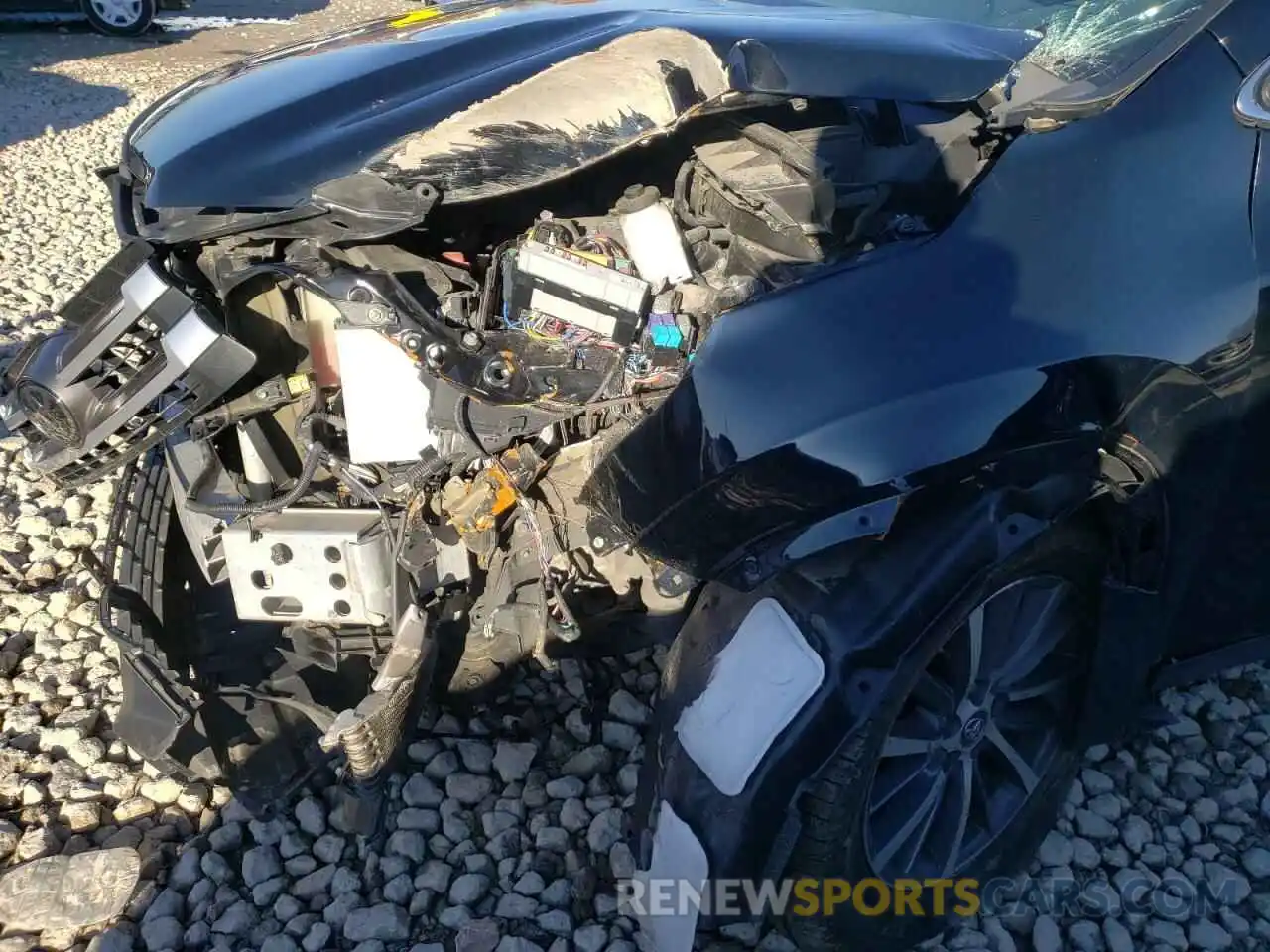 9 Photograph of a damaged car 5TDJZRFH9KS596673 TOYOTA HIGHLANDER 2019