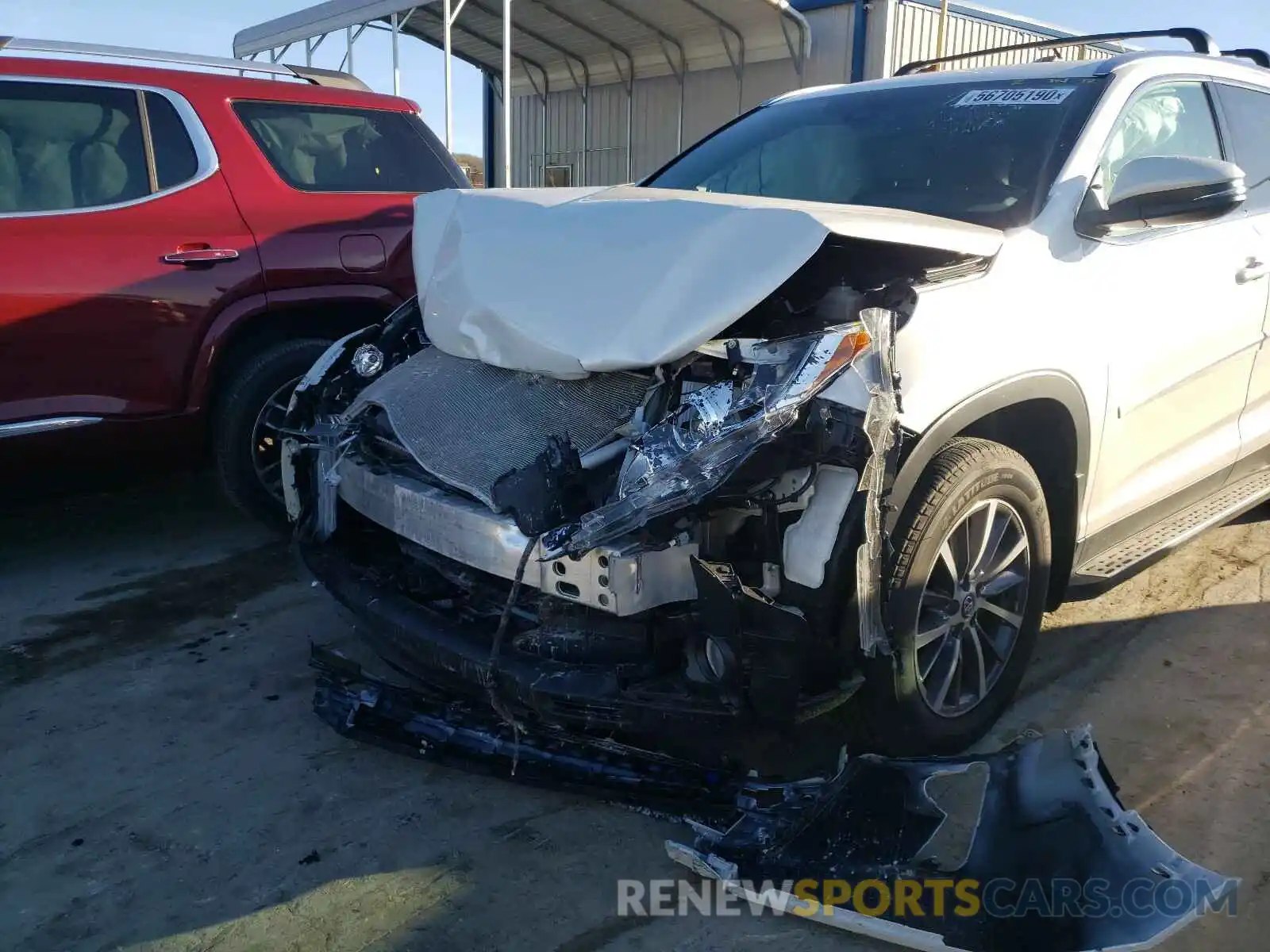 9 Photograph of a damaged car 5TDJZRFH9KS601340 TOYOTA HIGHLANDER 2019