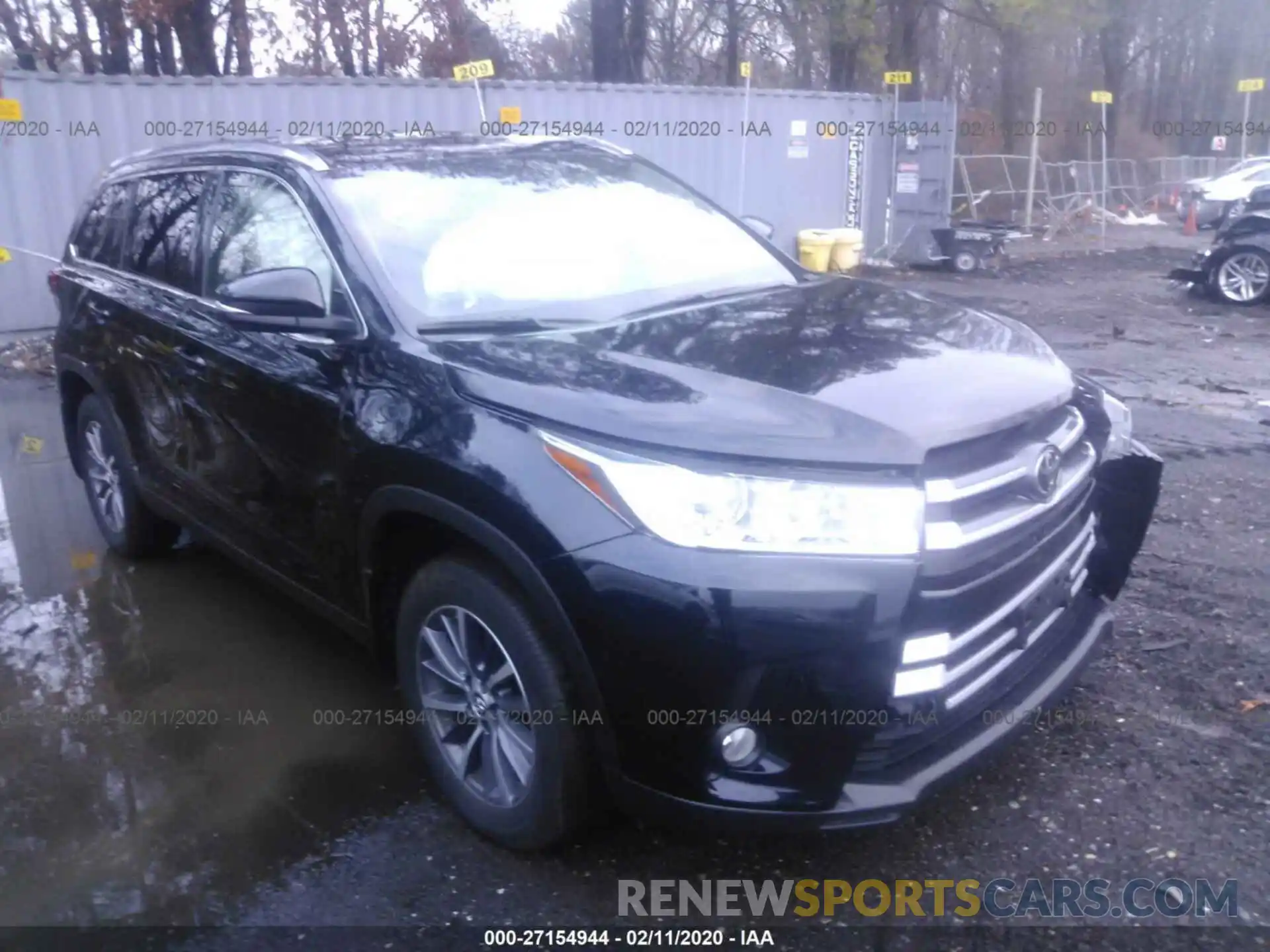 1 Photograph of a damaged car 5TDJZRFH9KS601953 TOYOTA HIGHLANDER 2019