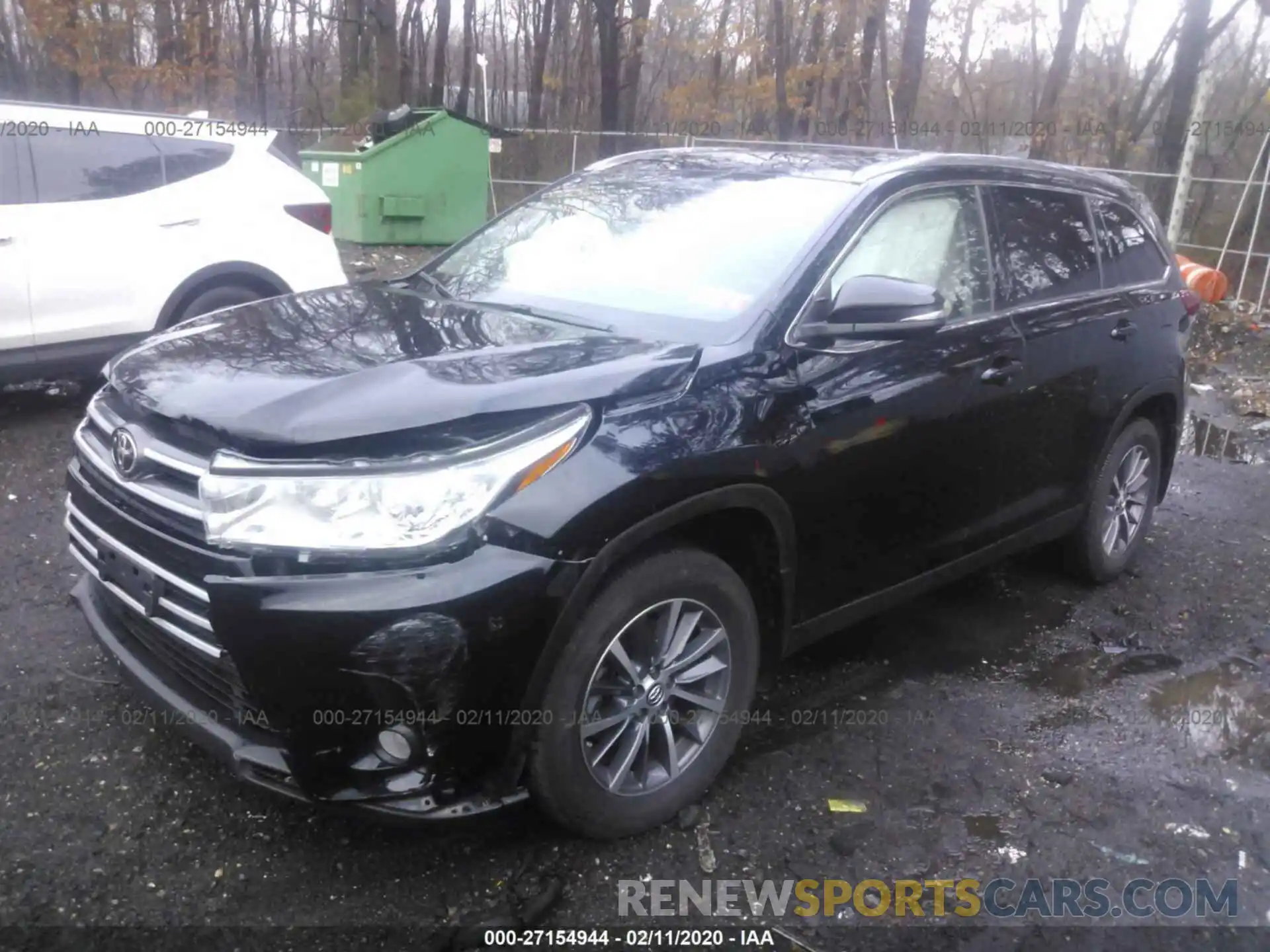 2 Photograph of a damaged car 5TDJZRFH9KS601953 TOYOTA HIGHLANDER 2019