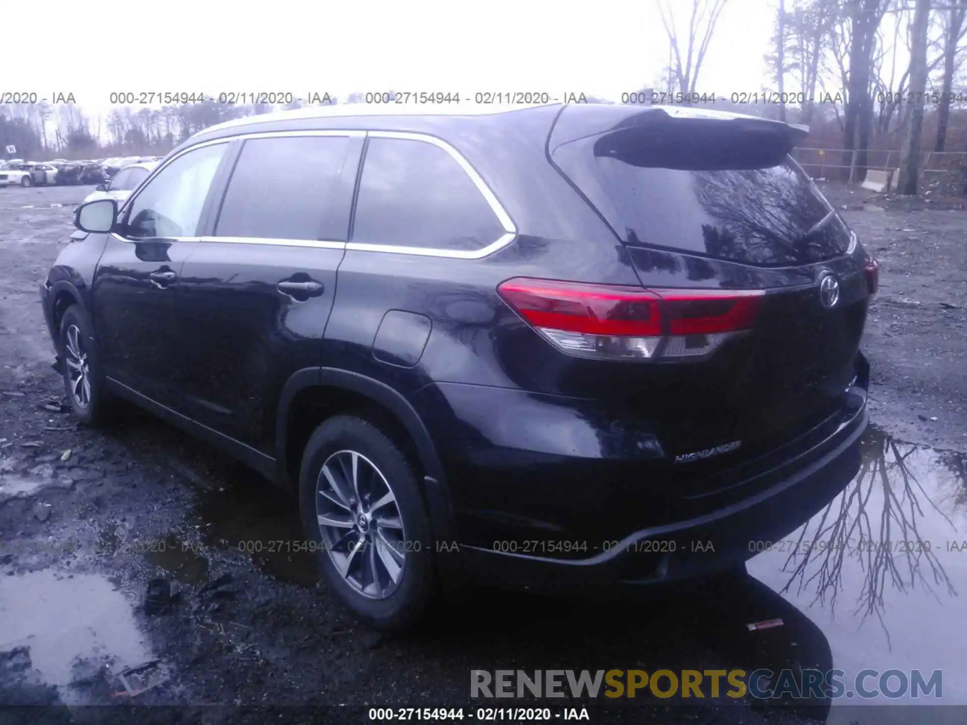 3 Photograph of a damaged car 5TDJZRFH9KS601953 TOYOTA HIGHLANDER 2019